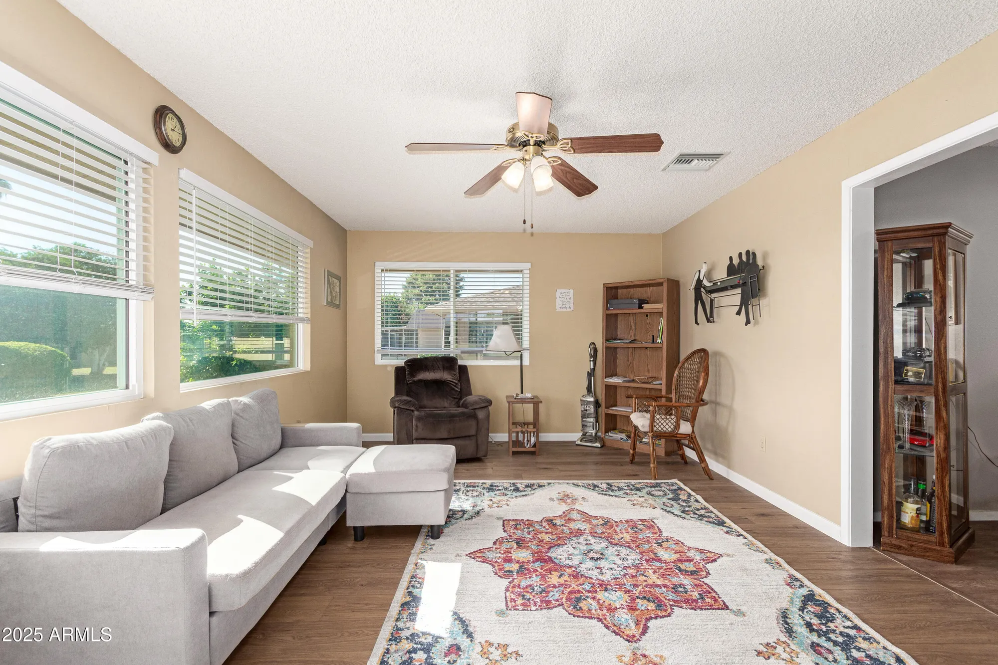 Property Slideshow image 14 of 28 | 9437 w long hills dr, Sun City, AZ, 85351