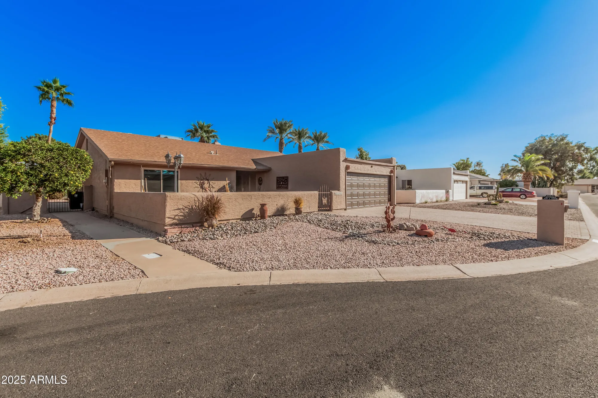 Property Slideshow image 7 of 90 | 25237 s lakeway dr, Sun Lakes, AZ, 85248