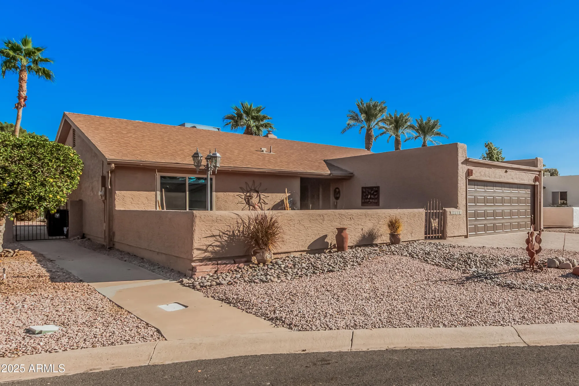 Property Slideshow image 8 of 90 | 25237 s lakeway dr, Sun Lakes, AZ, 85248