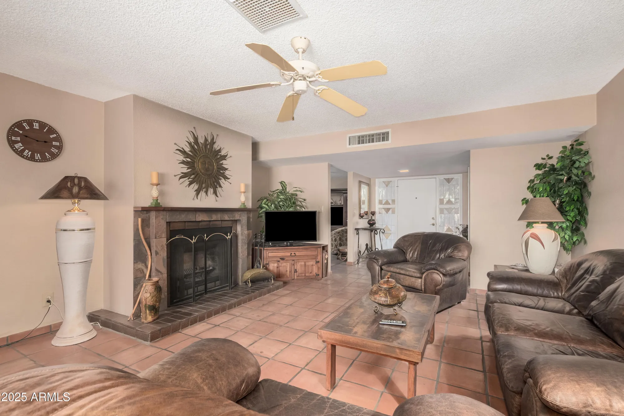 Property Slideshow image 10 of 90 | 25237 s lakeway dr, Sun Lakes, AZ, 85248