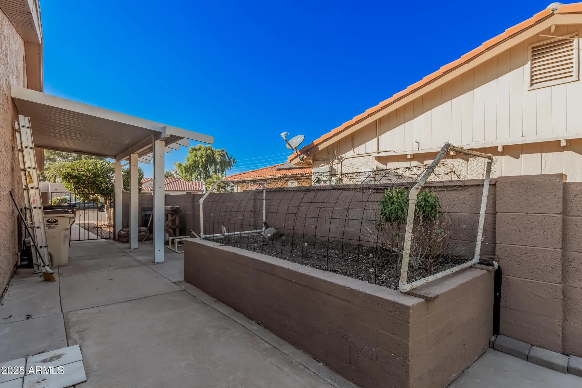 Property Slideshow image 33 of 90 | 25237 s lakeway dr, Sun Lakes, AZ, 85248