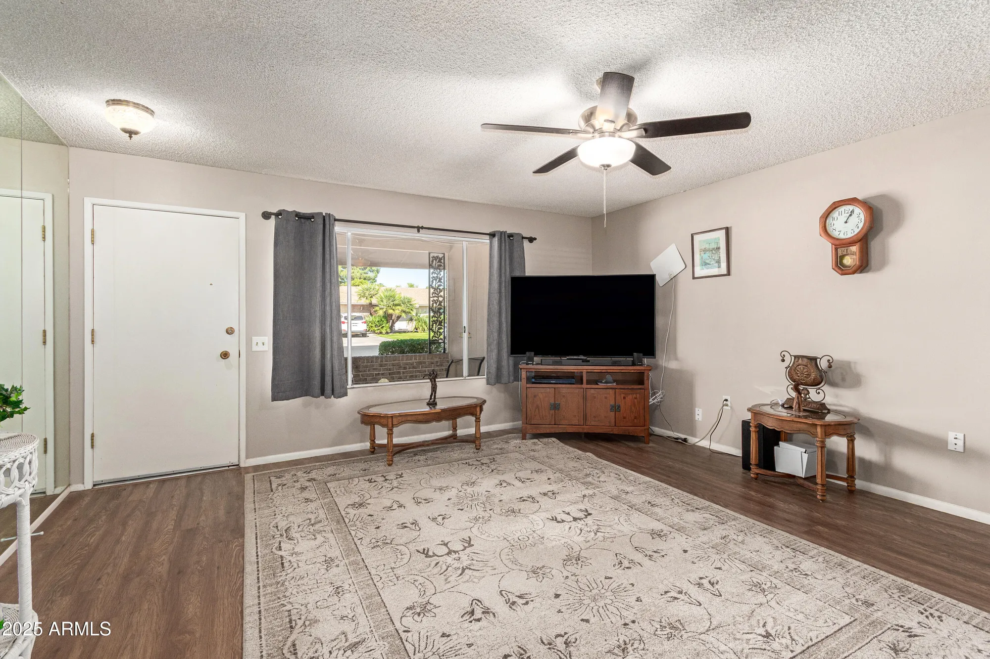 Property Slideshow image 8 of 28 | 9437 w long hills dr, Sun City, AZ, 85351