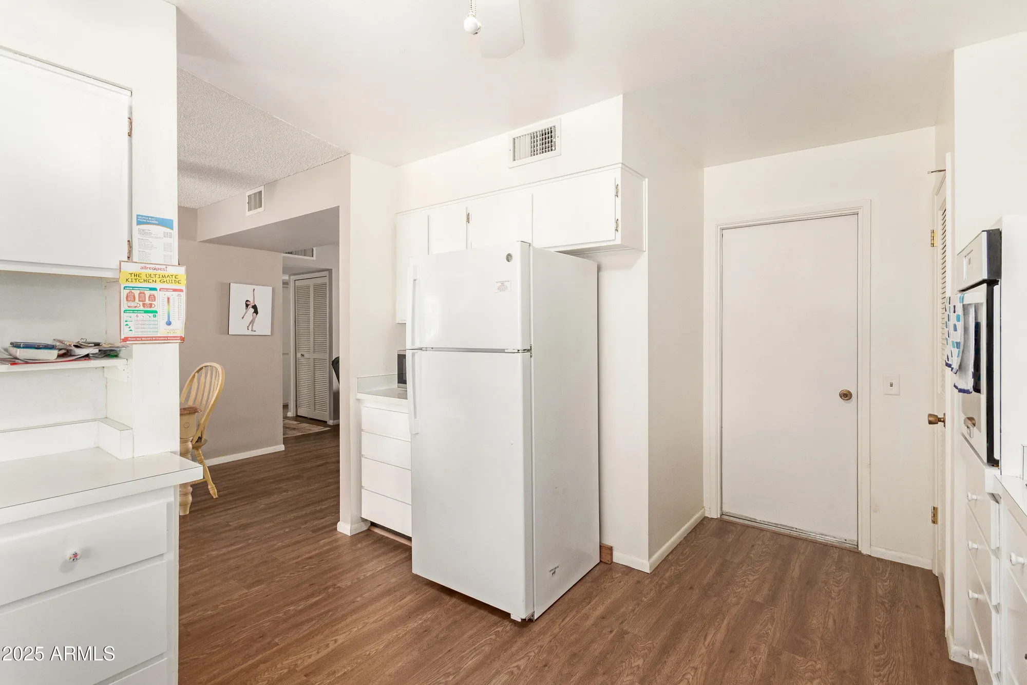 Property Slideshow image 11 of 28 | 9437 w long hills dr, Sun City, AZ, 85351