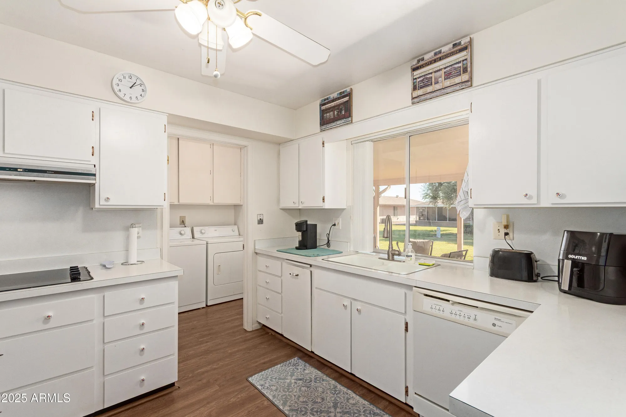 Property Slideshow image 10 of 28 | 9437 w long hills dr, Sun City, AZ, 85351