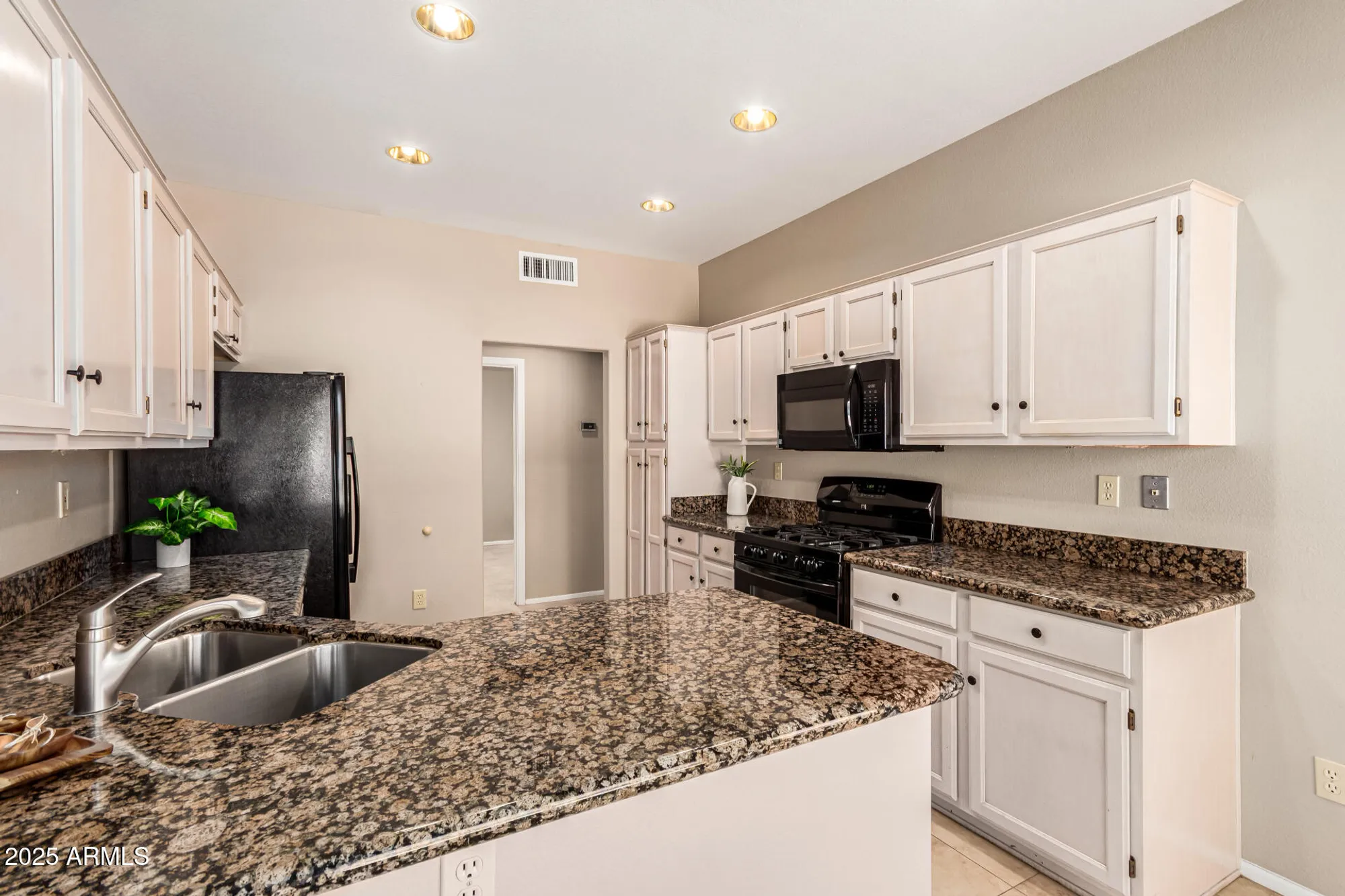 Property Slideshow image 16 of 89 | 16132 w sentinel dr, Sun City West, AZ, 85375