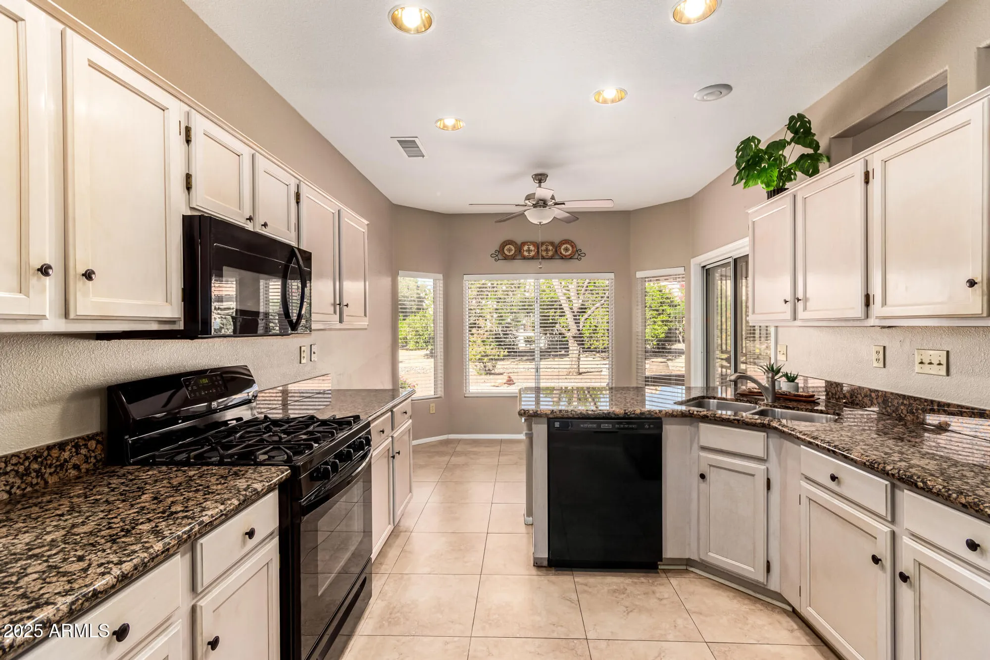 Property Slideshow image 10 of 89 | 16132 w sentinel dr, Sun City West, AZ, 85375