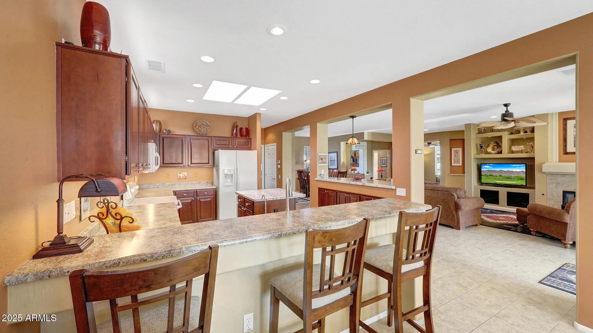 Property Slideshow image 13 of 48 | 16337 w salado creek dr, Surprise, AZ, 85387