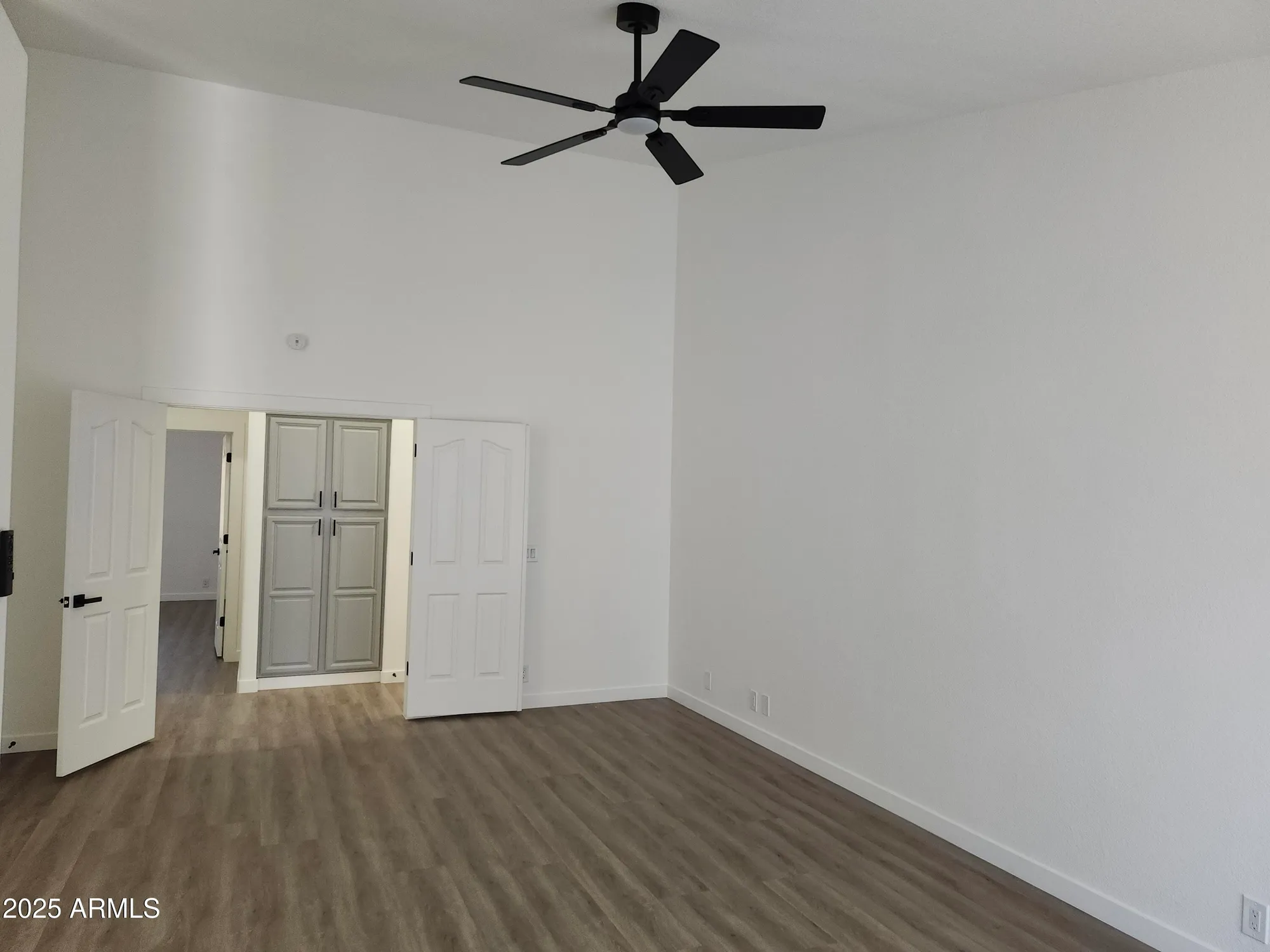 Property Slideshow image 14 of 37 | 8449 w rockwood dr, Peoria, AZ, 85382