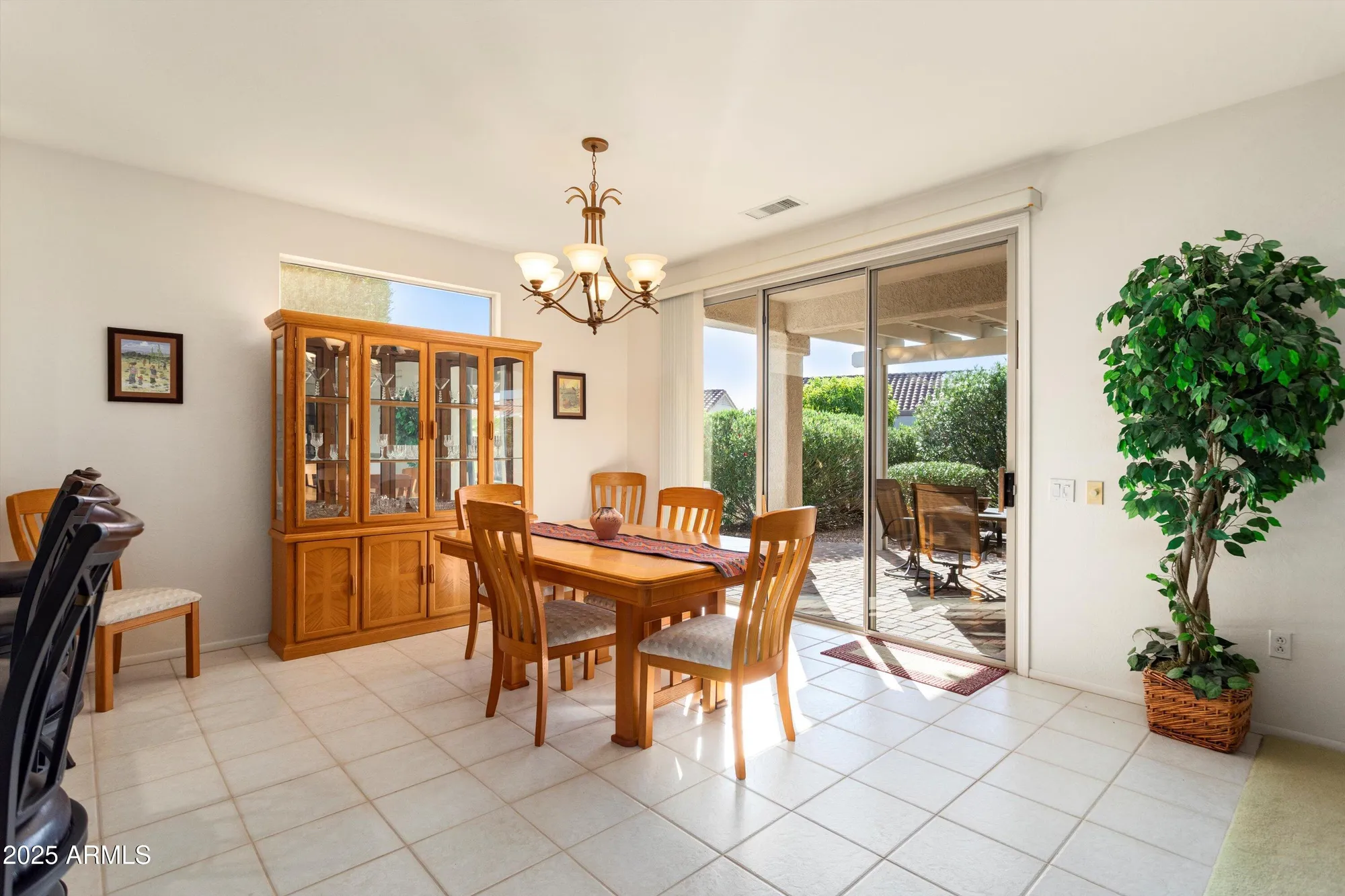 Property Slideshow image 9 of 25 | 15237 w pinehurst ln, Surprise, AZ, 85374