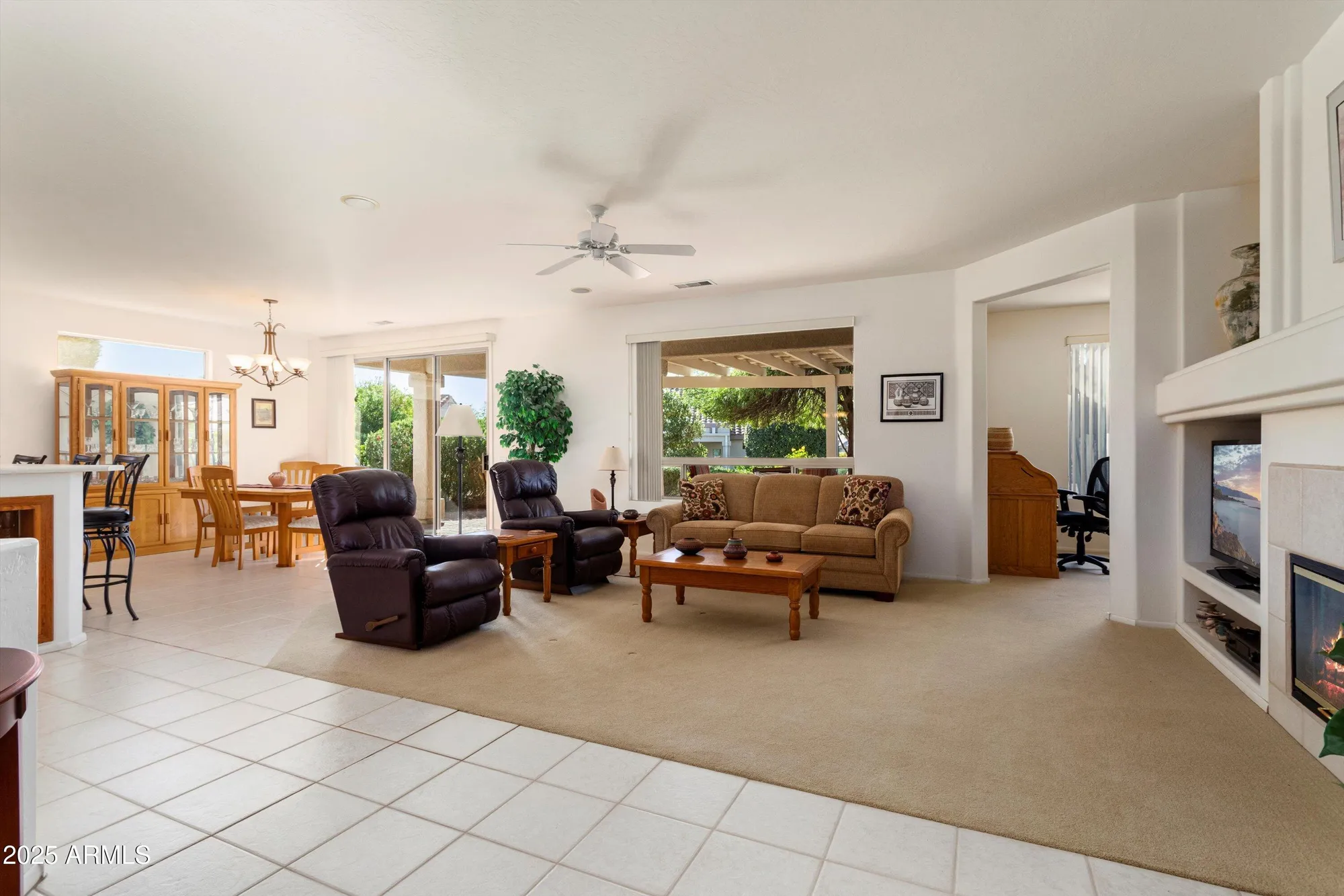Property Slideshow image 2 of 25 | 15237 w pinehurst ln, Surprise, AZ, 85374