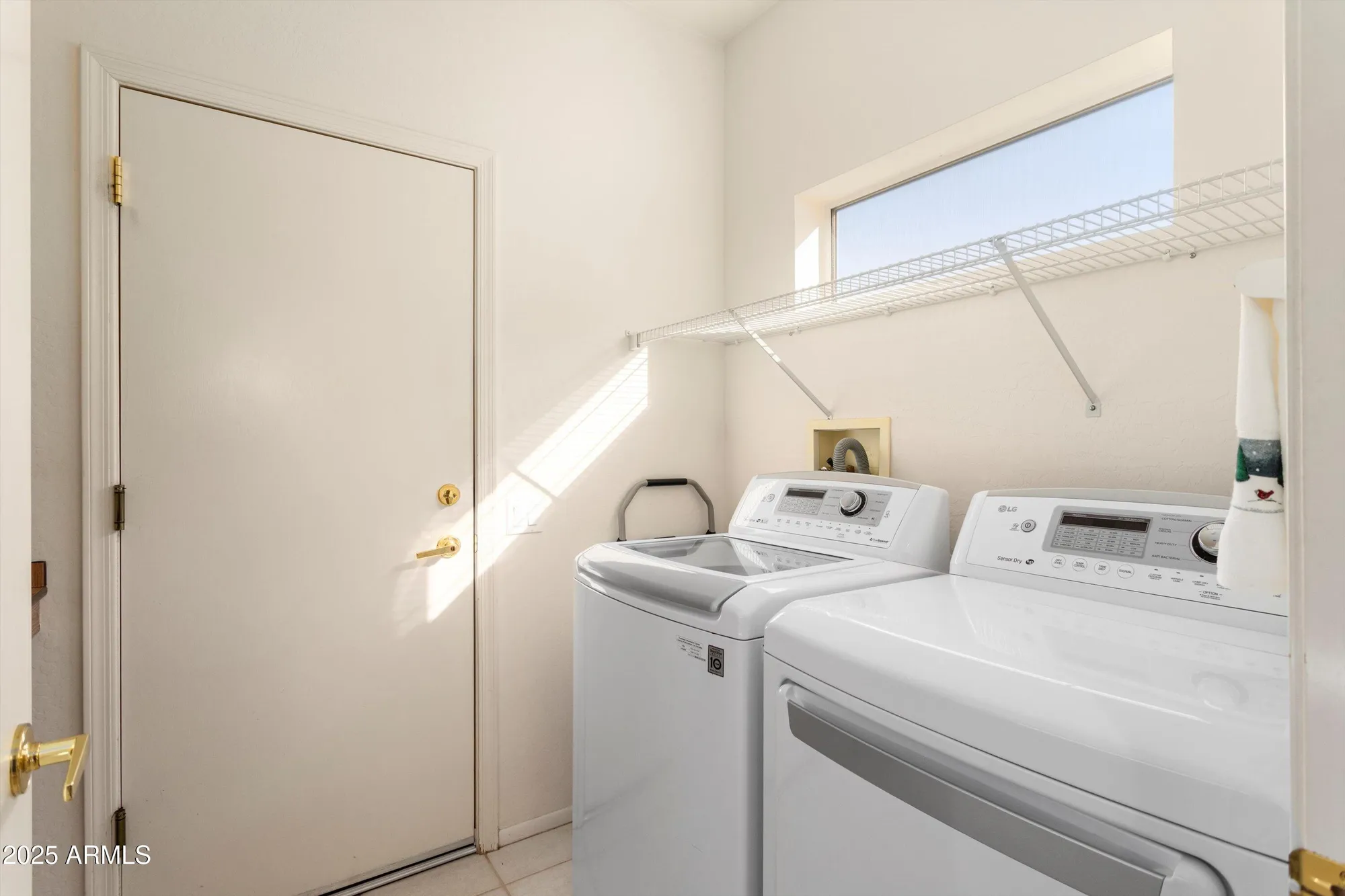 Property Slideshow image 18 of 25 | 15237 w pinehurst ln, Surprise, AZ, 85374