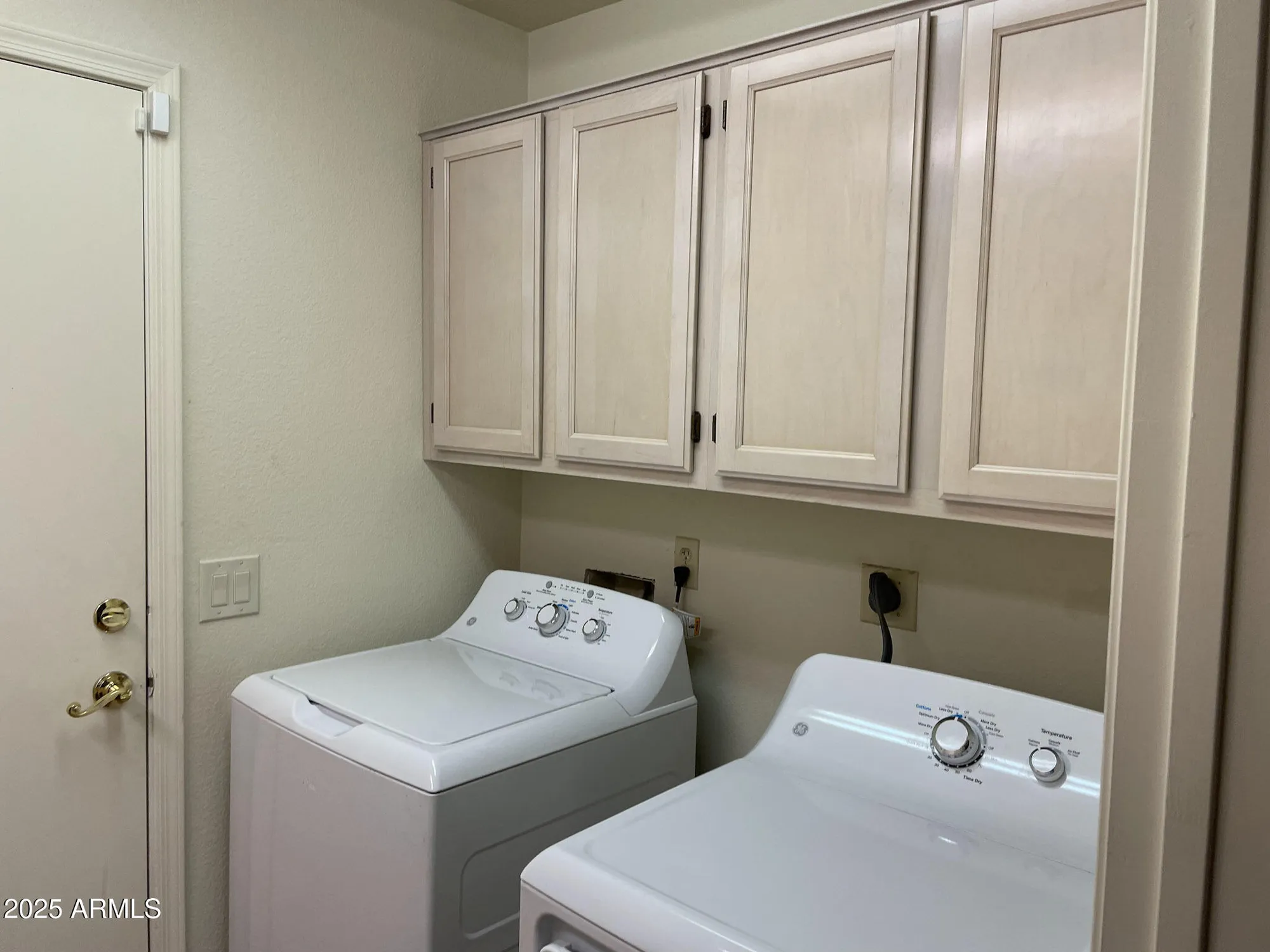 Property Slideshow image 18 of 21 | 9039 w utopia rd, Peoria, AZ, 85382