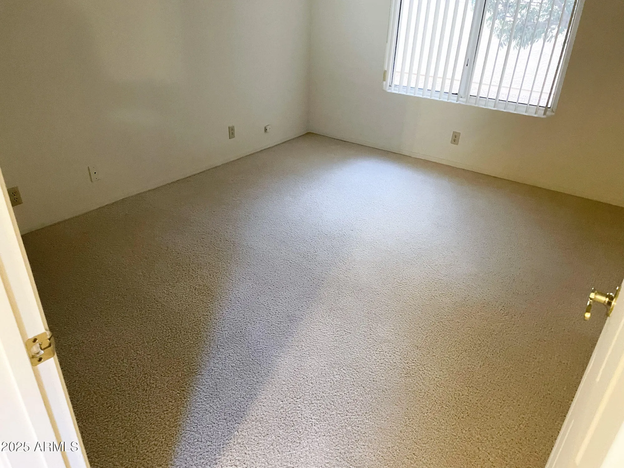 Property Slideshow image 15 of 21 | 9039 w utopia rd, Peoria, AZ, 85382