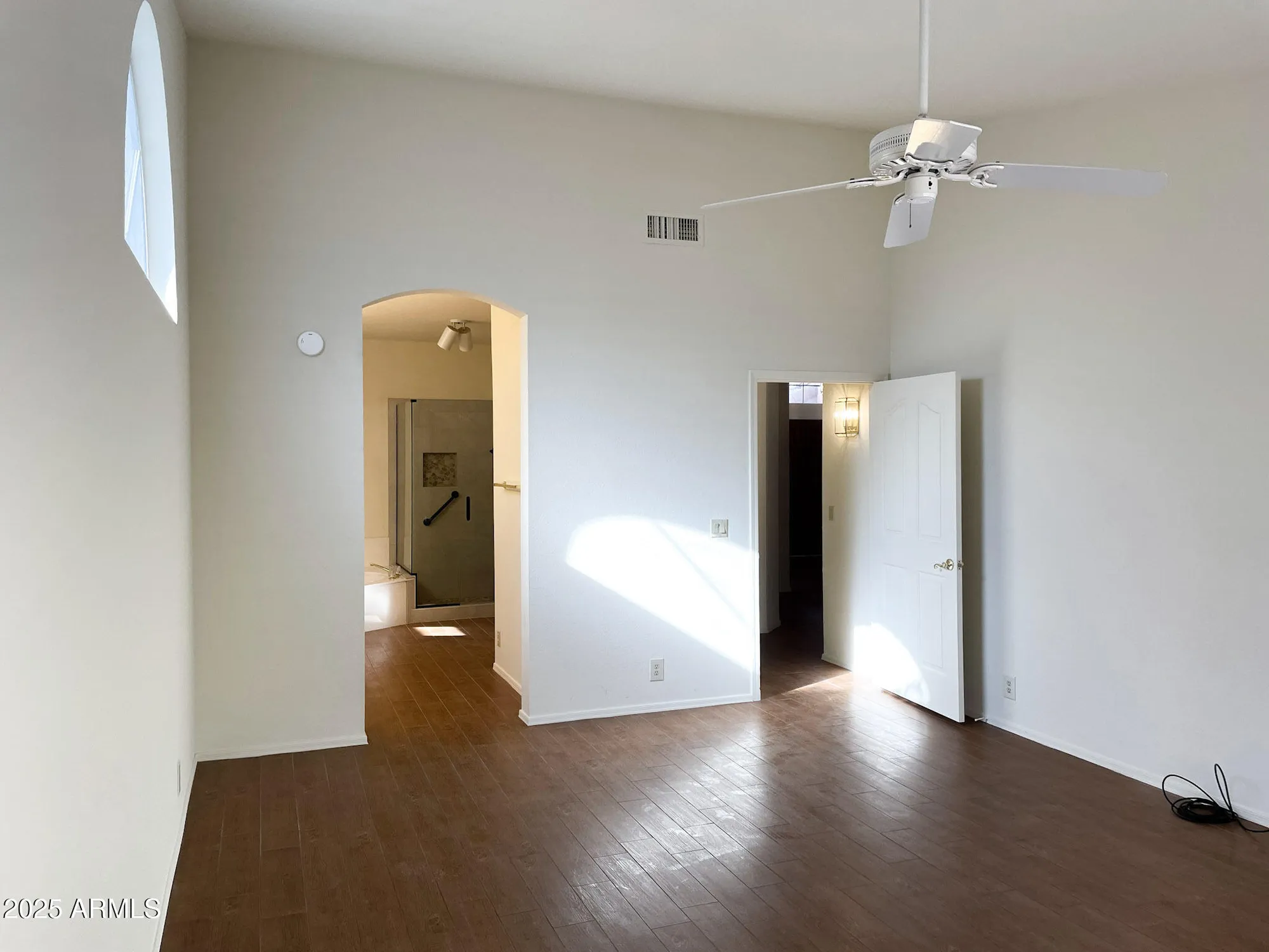 Property Slideshow image 9 of 21 | 9039 w utopia rd, Peoria, AZ, 85382