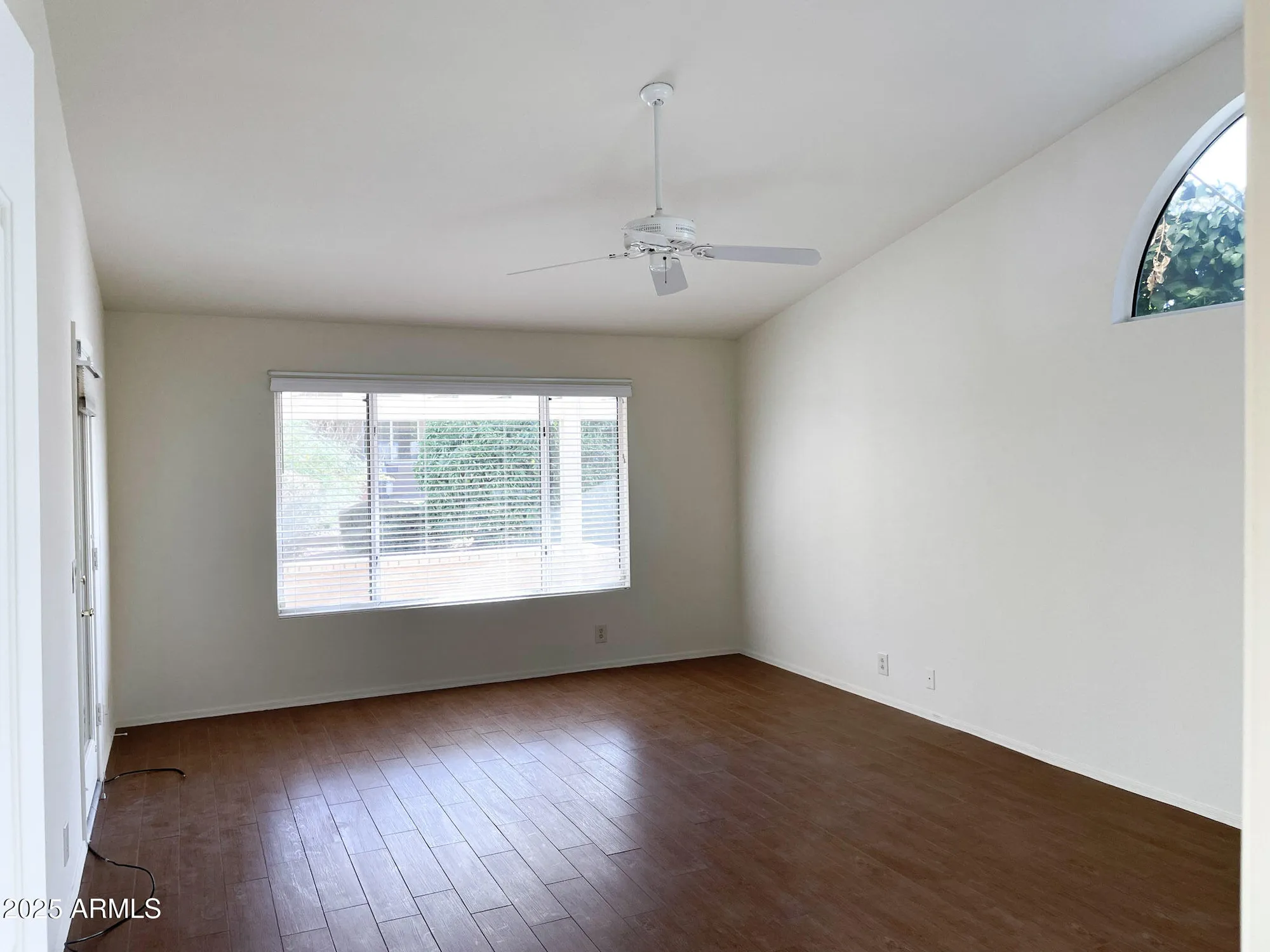 Property Slideshow image 10 of 21 | 9039 w utopia rd, Peoria, AZ, 85382