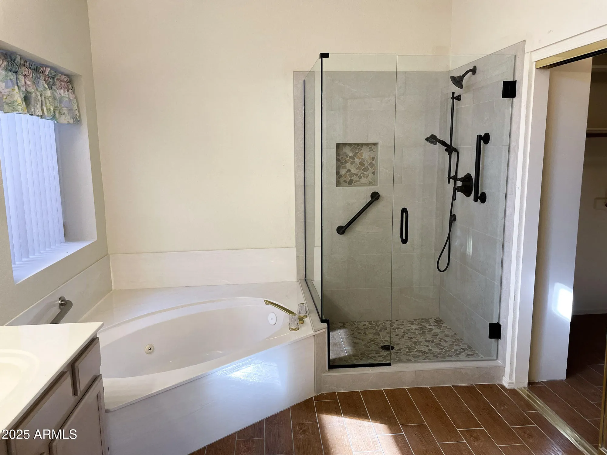 Property Slideshow image 11 of 21 | 9039 w utopia rd, Peoria, AZ, 85382