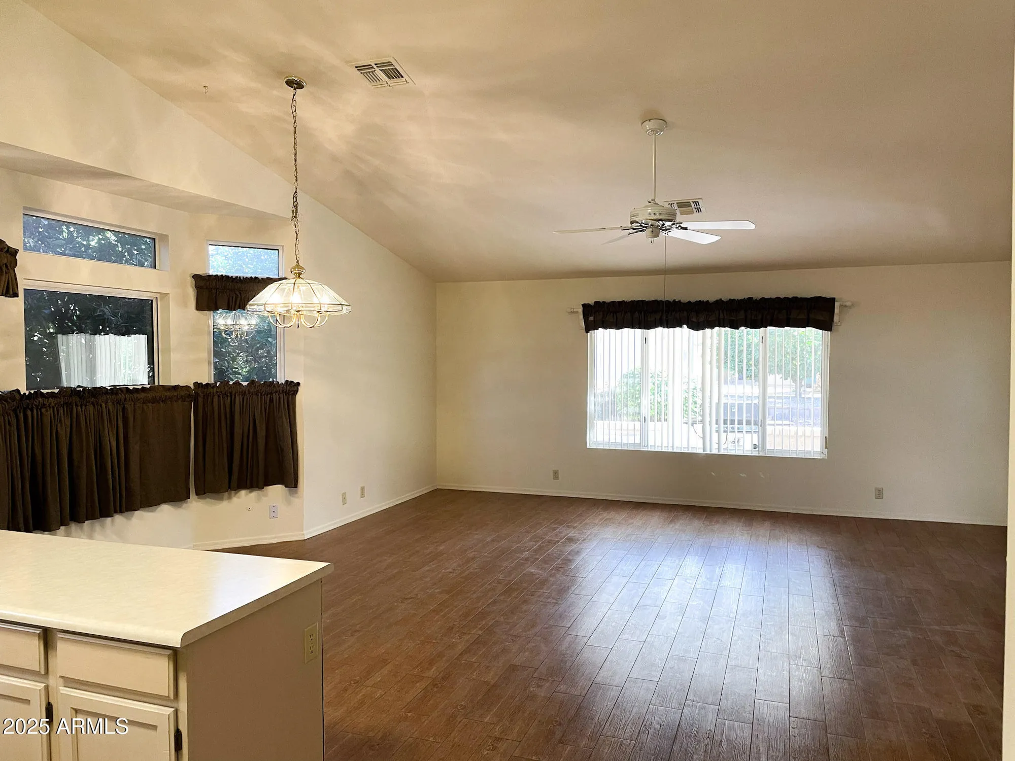 Property Slideshow image 7 of 21 | 9039 w utopia rd, Peoria, AZ, 85382