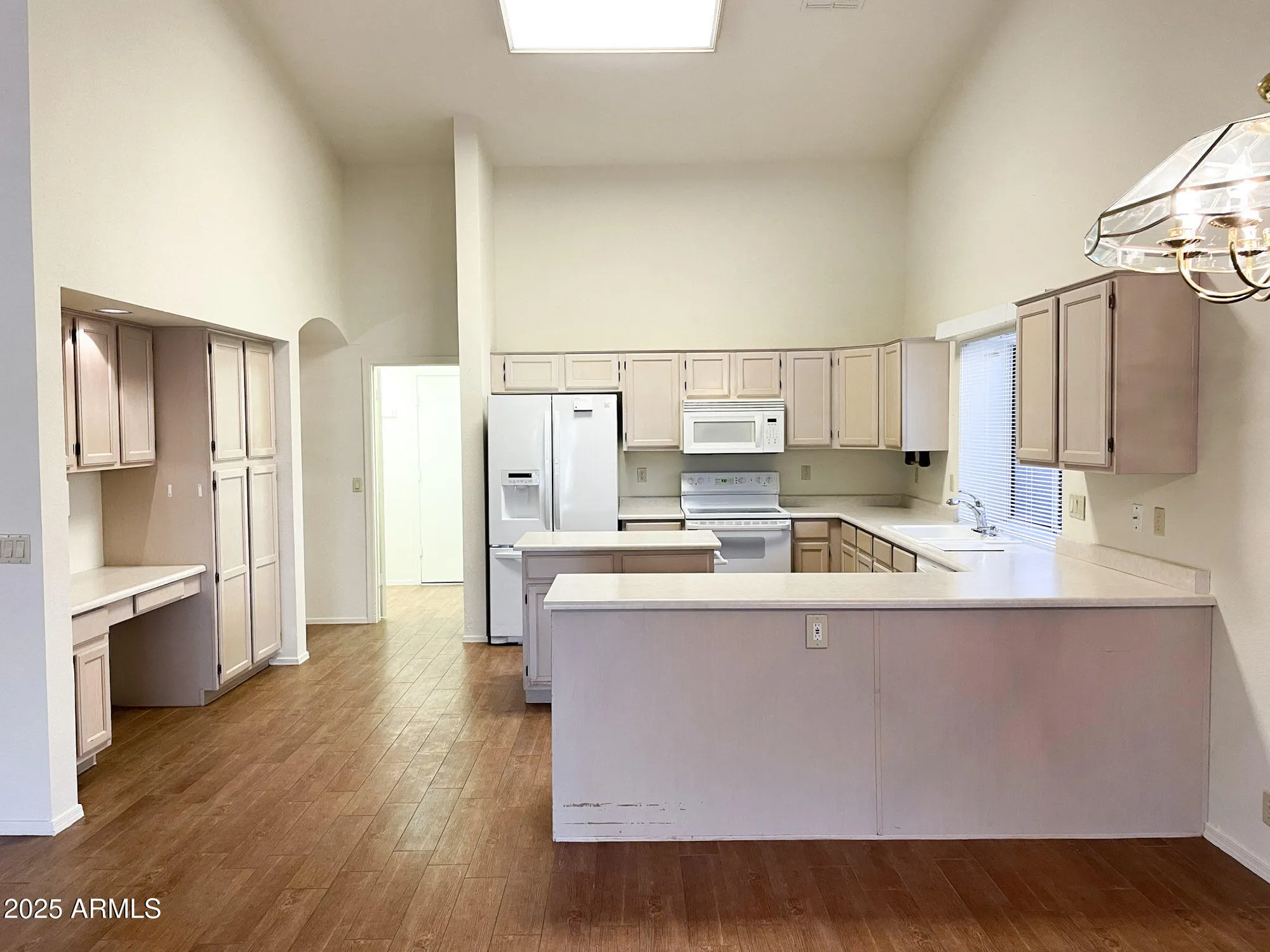 Property Slideshow image 6 of 21 | 9039 w utopia rd, Peoria, AZ, 85382