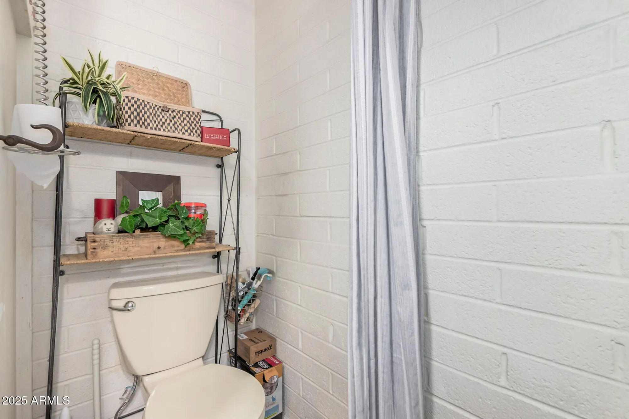 Property Slideshow image 16 of 32 | 6107 e duncan st, Mesa, AZ, 85205