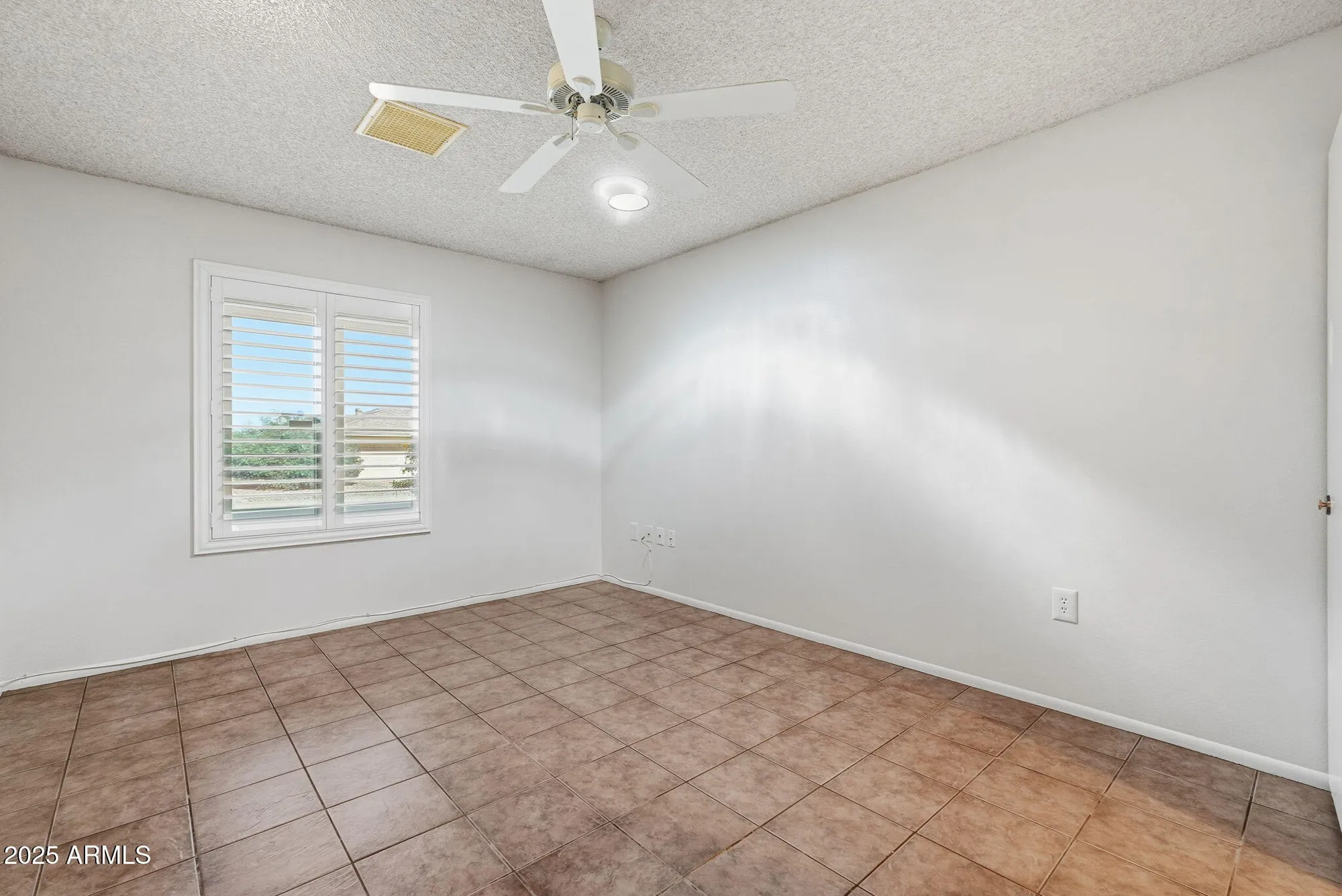 Property Slideshow image 19 of 32 | 9201 w long hills dr, Sun City, AZ, 85351