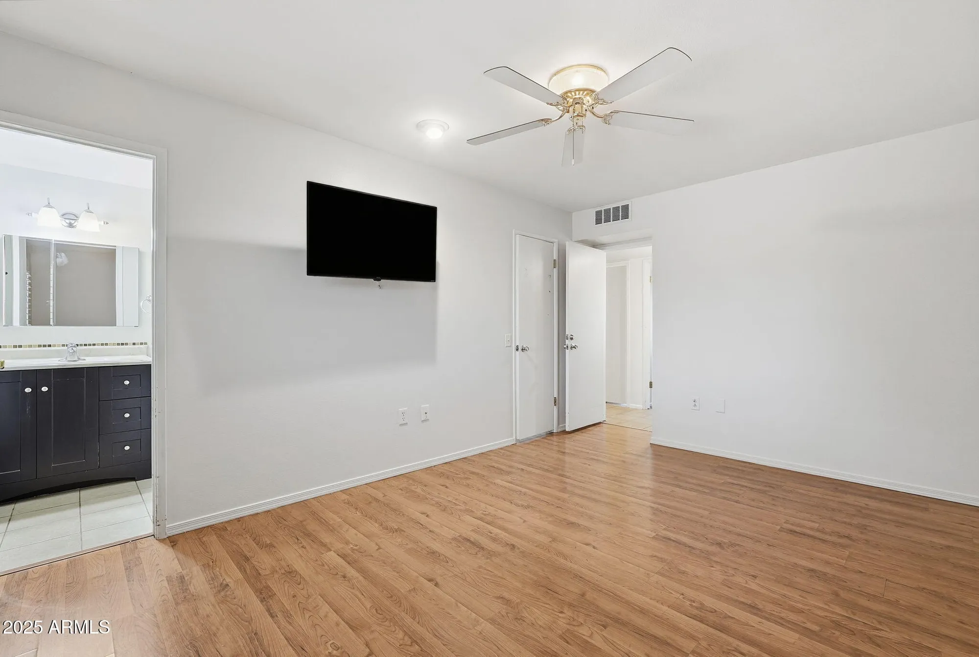 Property Slideshow image 5 of 32 | 9201 w long hills dr, Sun City, AZ, 85351