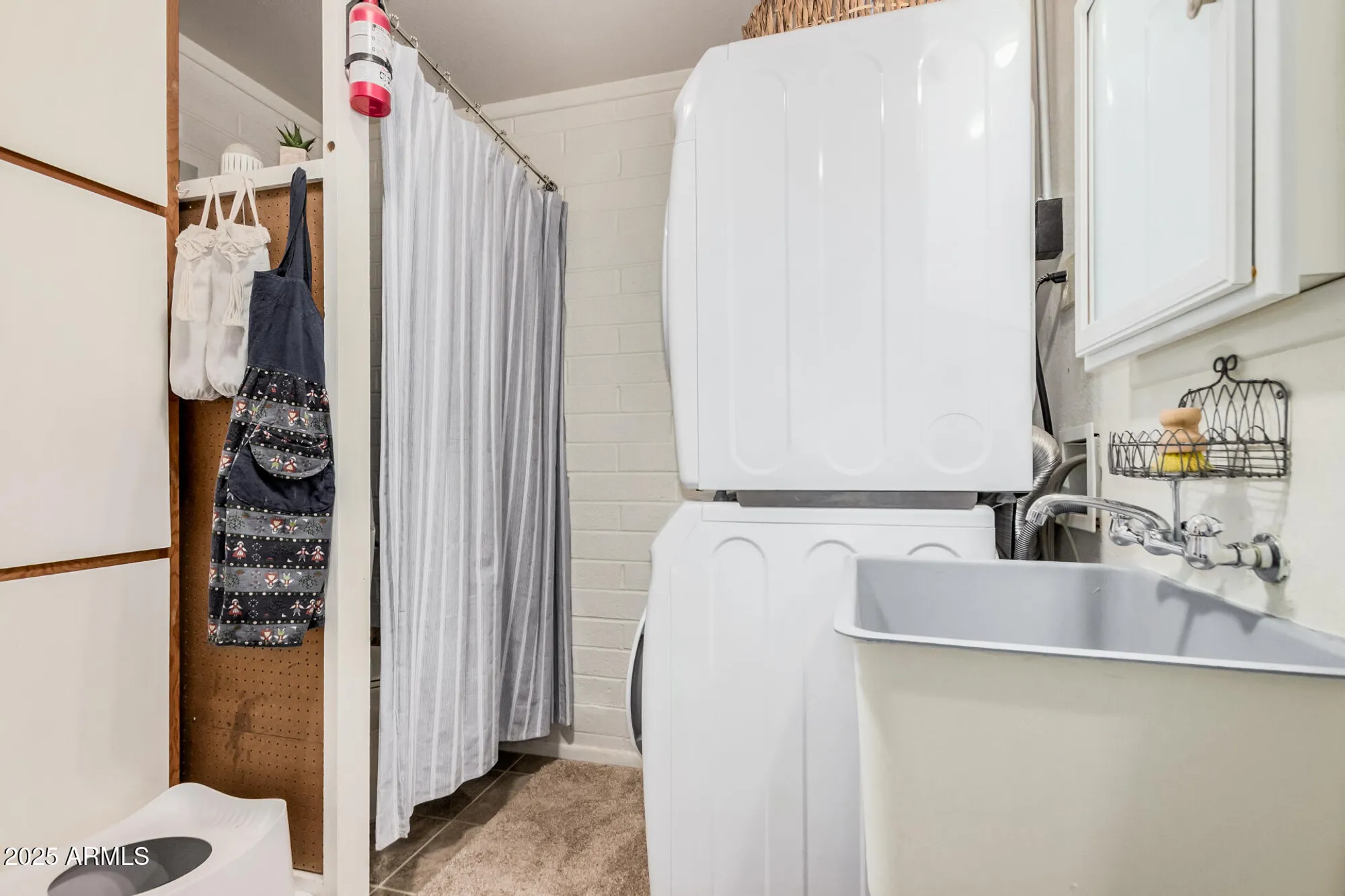 Property Slideshow image 25 of 32 | 6107 e duncan st, Mesa, AZ, 85205