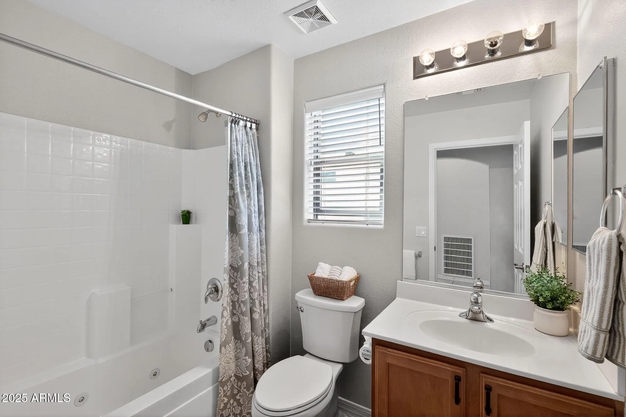 Property Slideshow image 22 of 56 | 3739 e hazeltine way, Chandler, AZ, 85249