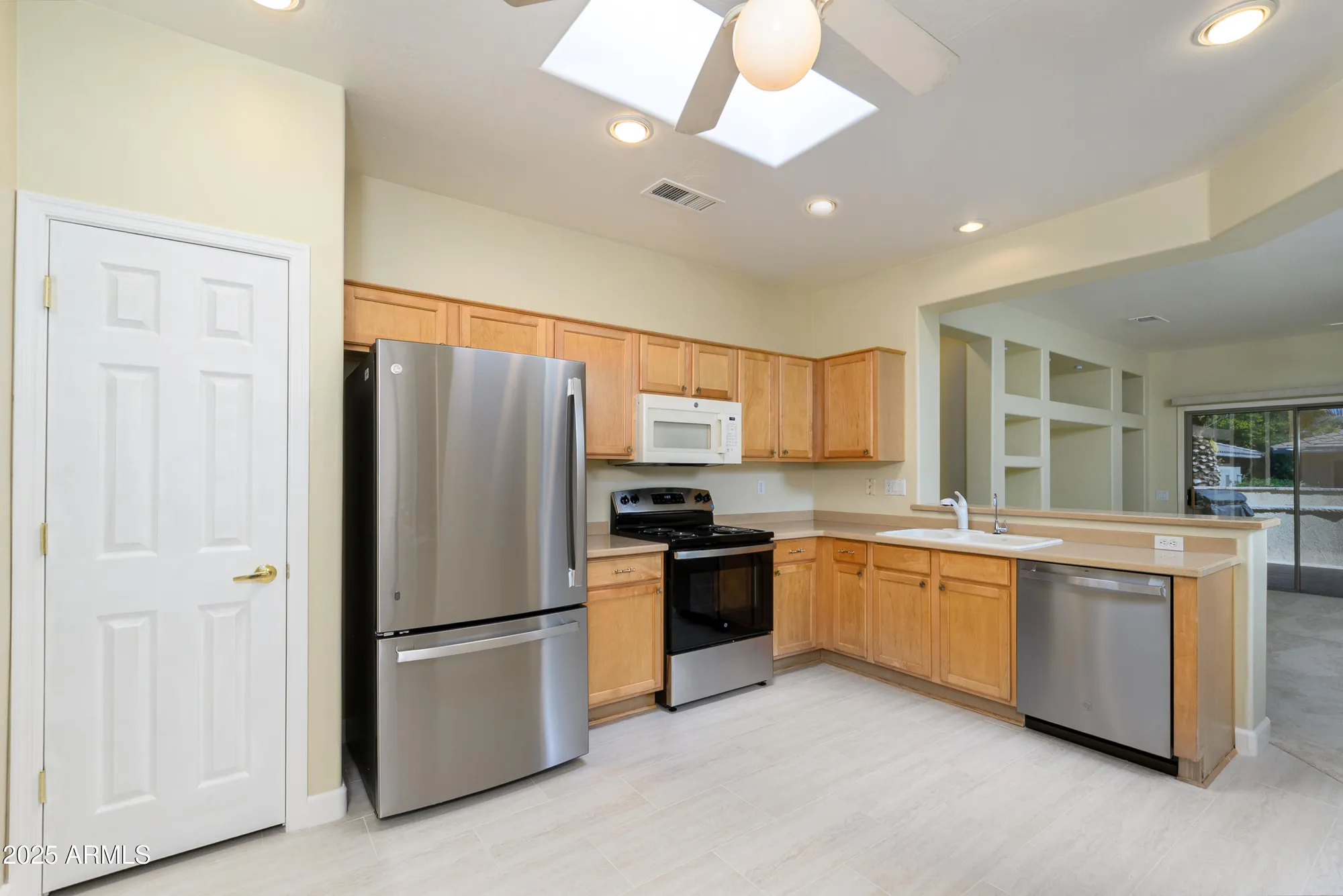 Property Slideshow image 3 of 27 | 16962 w marcos de niza dr, Surprise, AZ, 85387