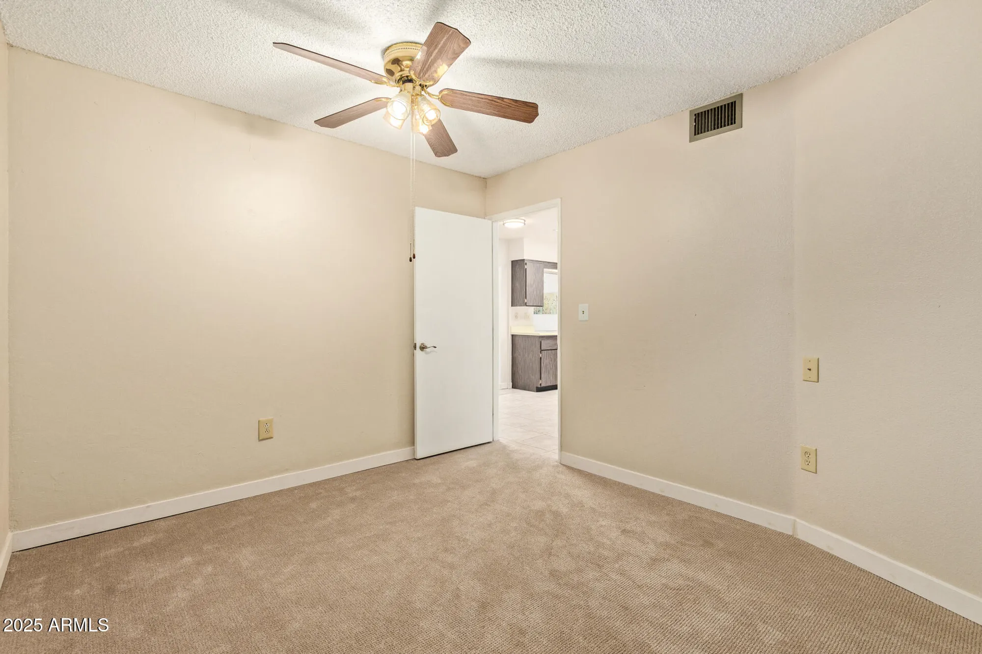 Property Slideshow image 18 of 24 | 10893 w santa fe dr, Sun City, AZ, 85351
