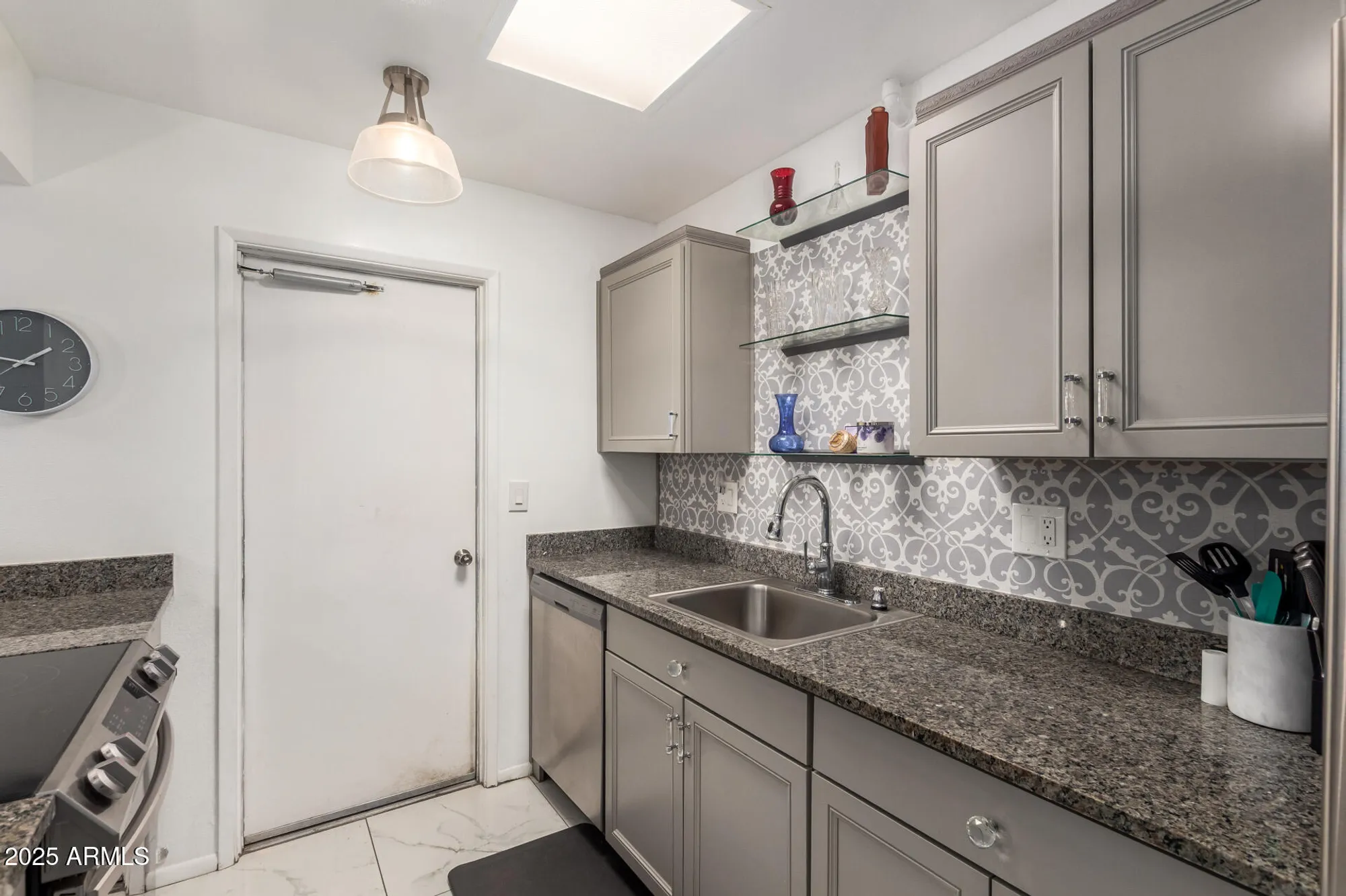 Property Slideshow image 11 of 32 | 17611 n 102nd dr, Sun City, AZ, 85373