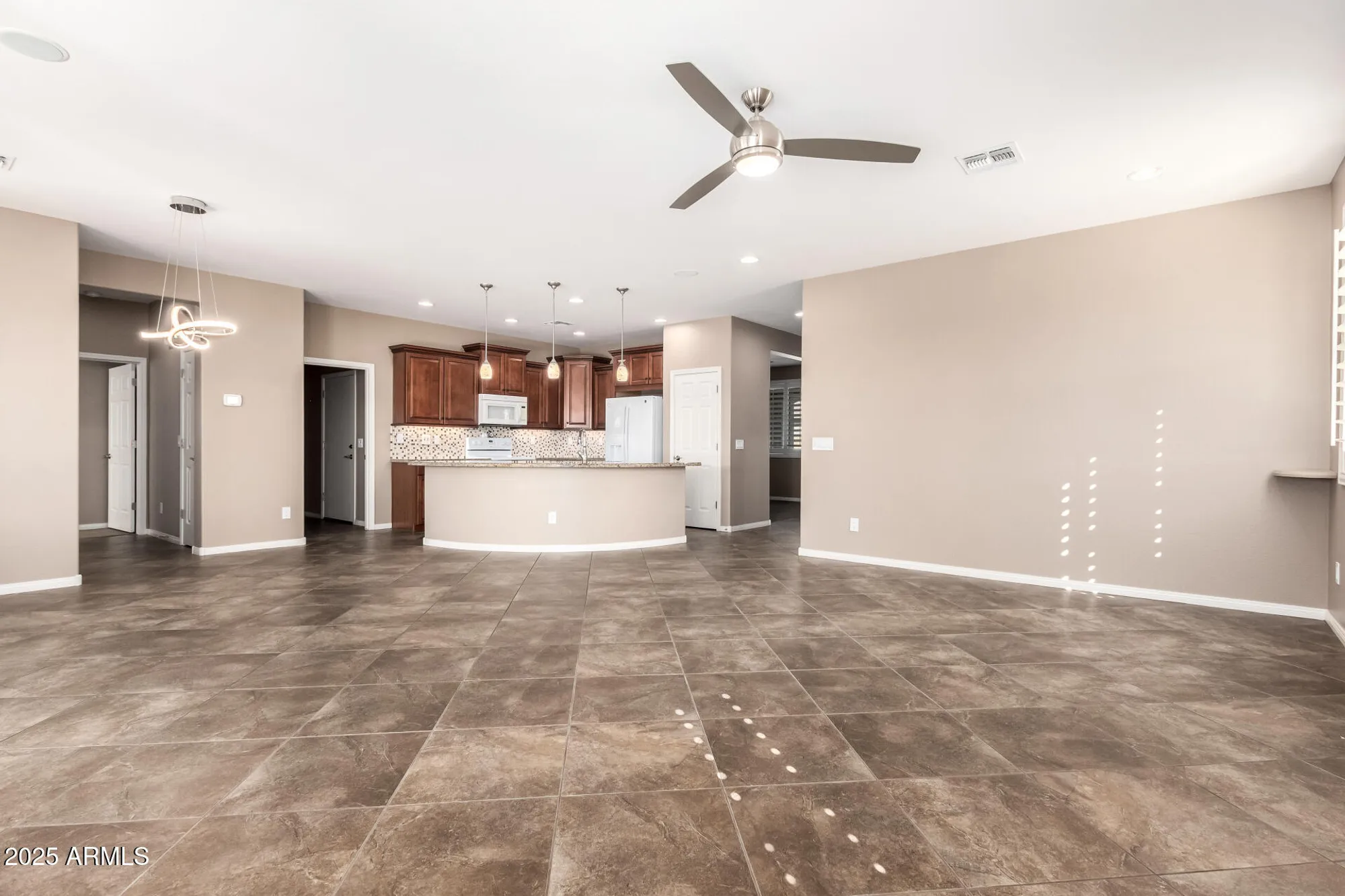 Property Slideshow image 7 of 44 | 17162 s 175th ave, Goodyear, AZ, 85338