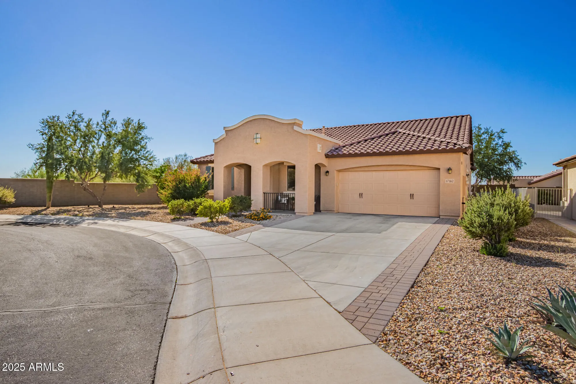 Property Slideshow image 3 of 44 | 17162 s 175th ave, Goodyear, AZ, 85338