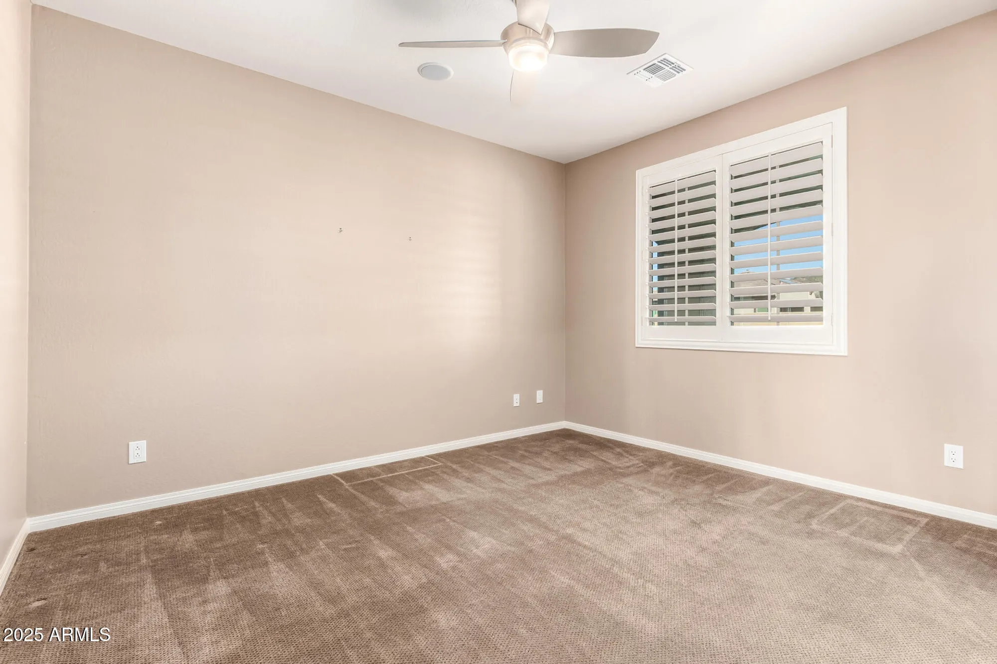 Property Slideshow image 21 of 44 | 17162 s 175th ave, Goodyear, AZ, 85338
