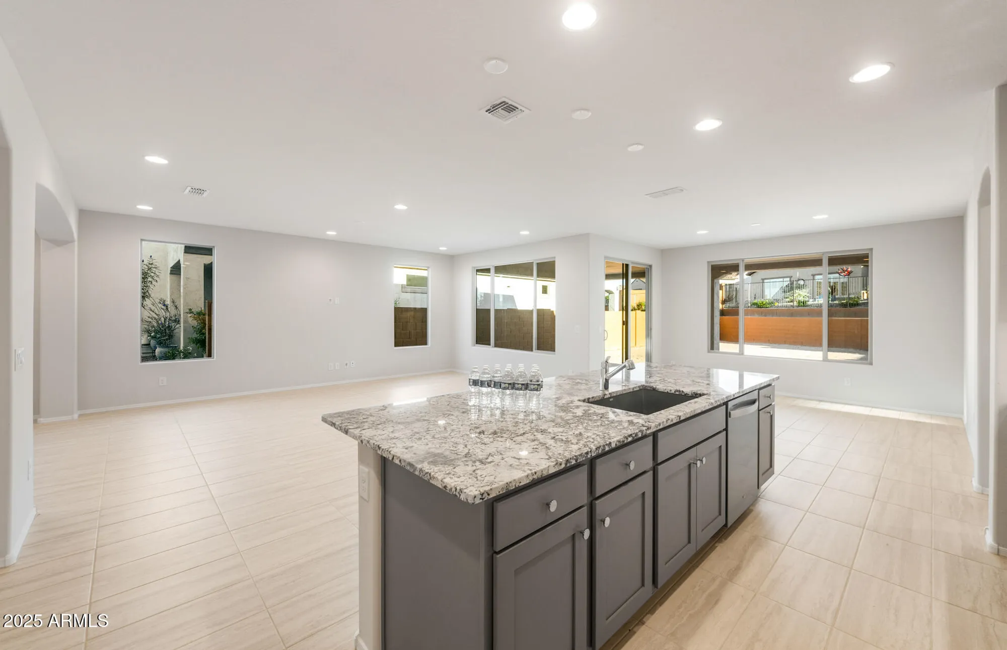 Property Slideshow image 17 of 36 | 26637 w kimberly way, Buckeye, AZ, 85396