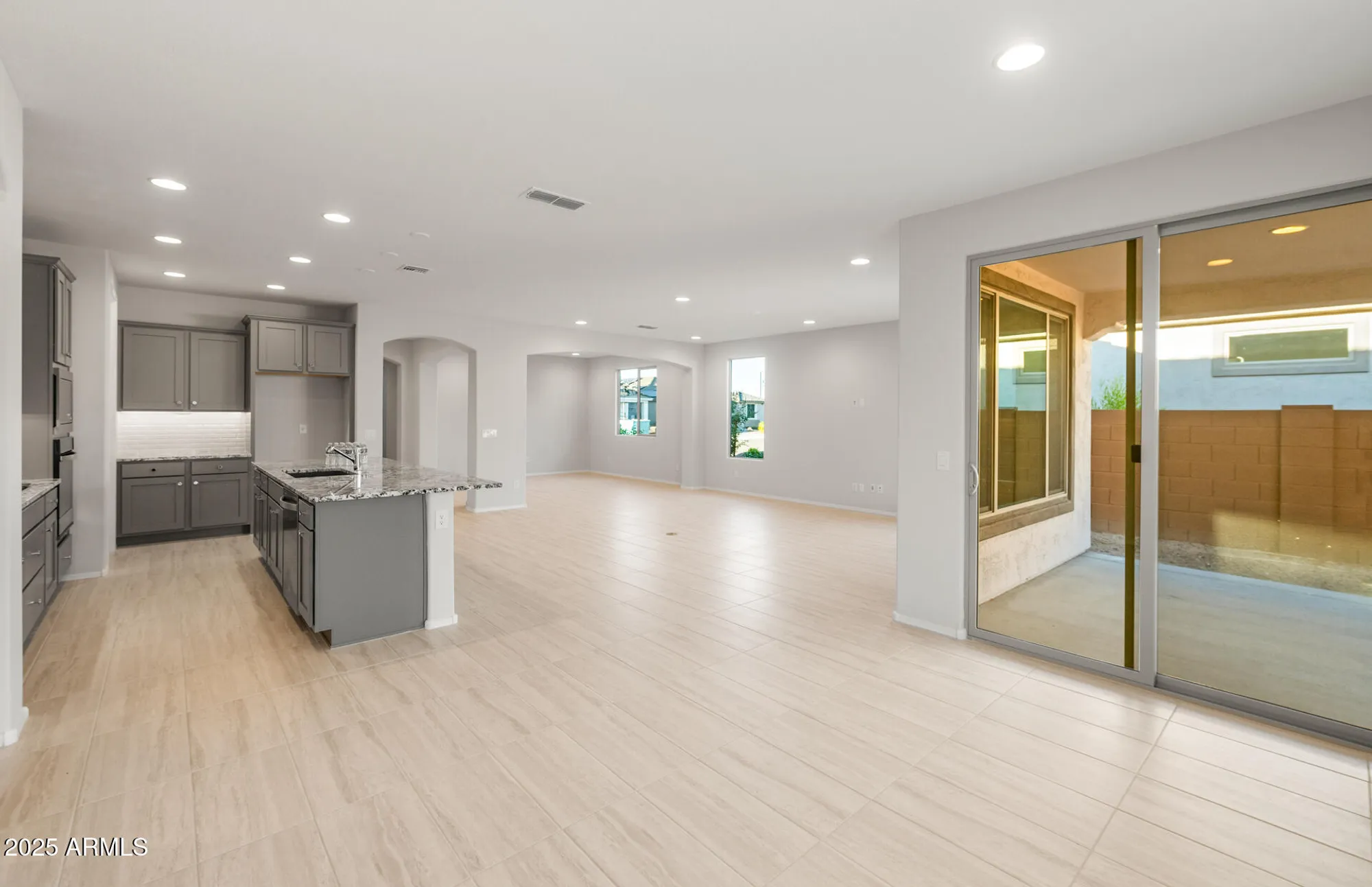 Property Slideshow image 19 of 36 | 26637 w kimberly way, Buckeye, AZ, 85396