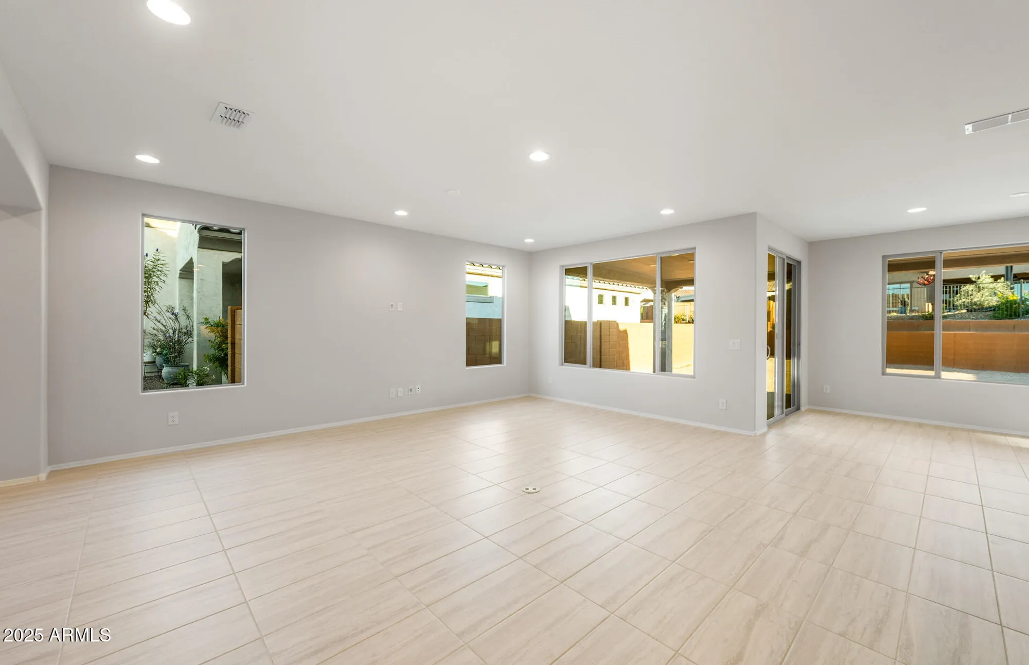 Property Slideshow image 10 of 36 | 26637 w kimberly way, Buckeye, AZ, 85396