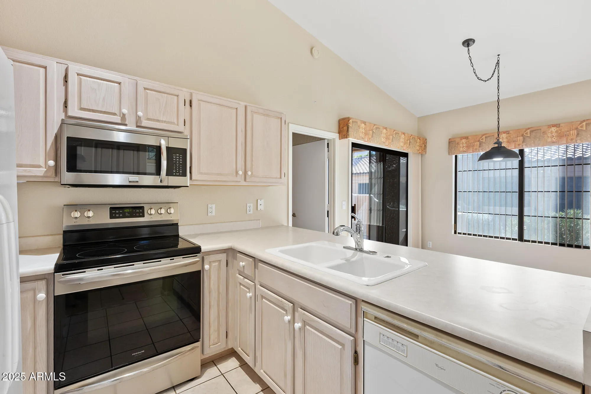 Property Slideshow image 7 of 58 | 14300 w bell rd 357, Surprise, AZ, 85374