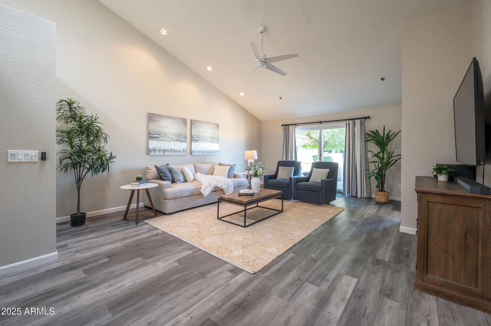 Property Slideshow image 8 of 47 | 10214 n 105th way, Scottsdale, AZ, 85258