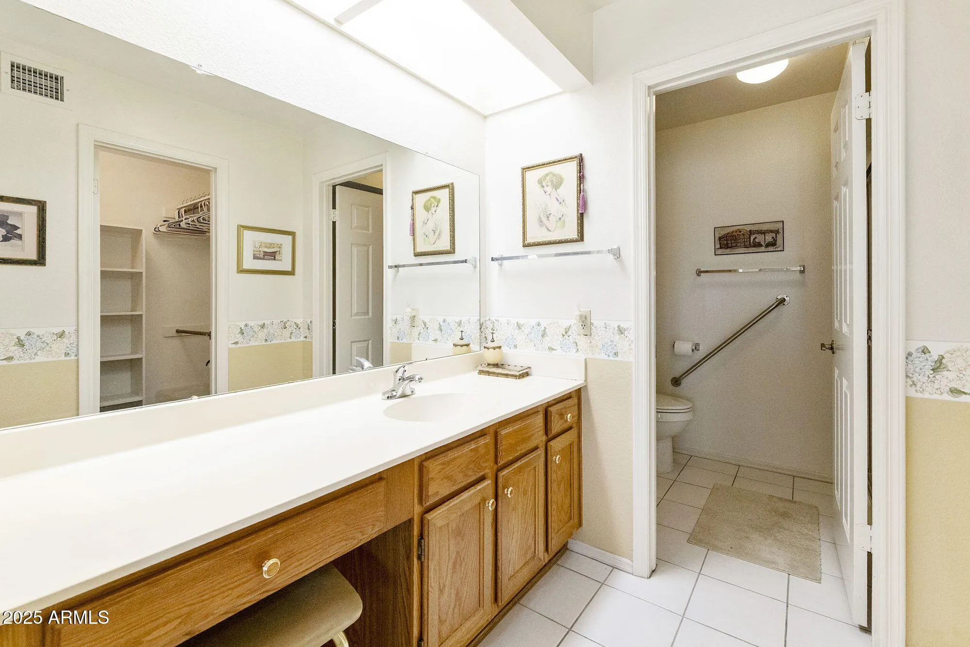 Property Slideshow image 11 of 40 | 557 s palo verde way, Mesa, AZ, 85208