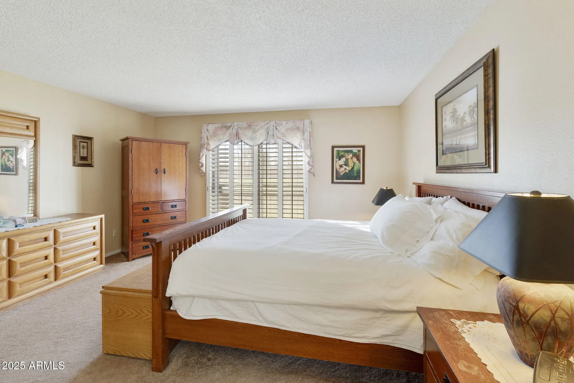 Property Slideshow image 9 of 40 | 557 s palo verde way, Mesa, AZ, 85208