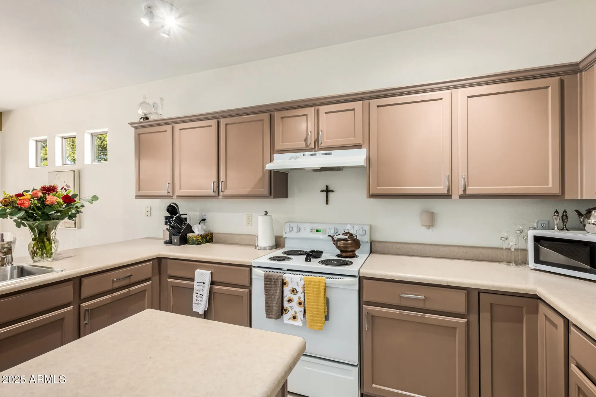 Property Slideshow image 12 of 40 | 6972 s nantucket st, Chandler, AZ, 85249