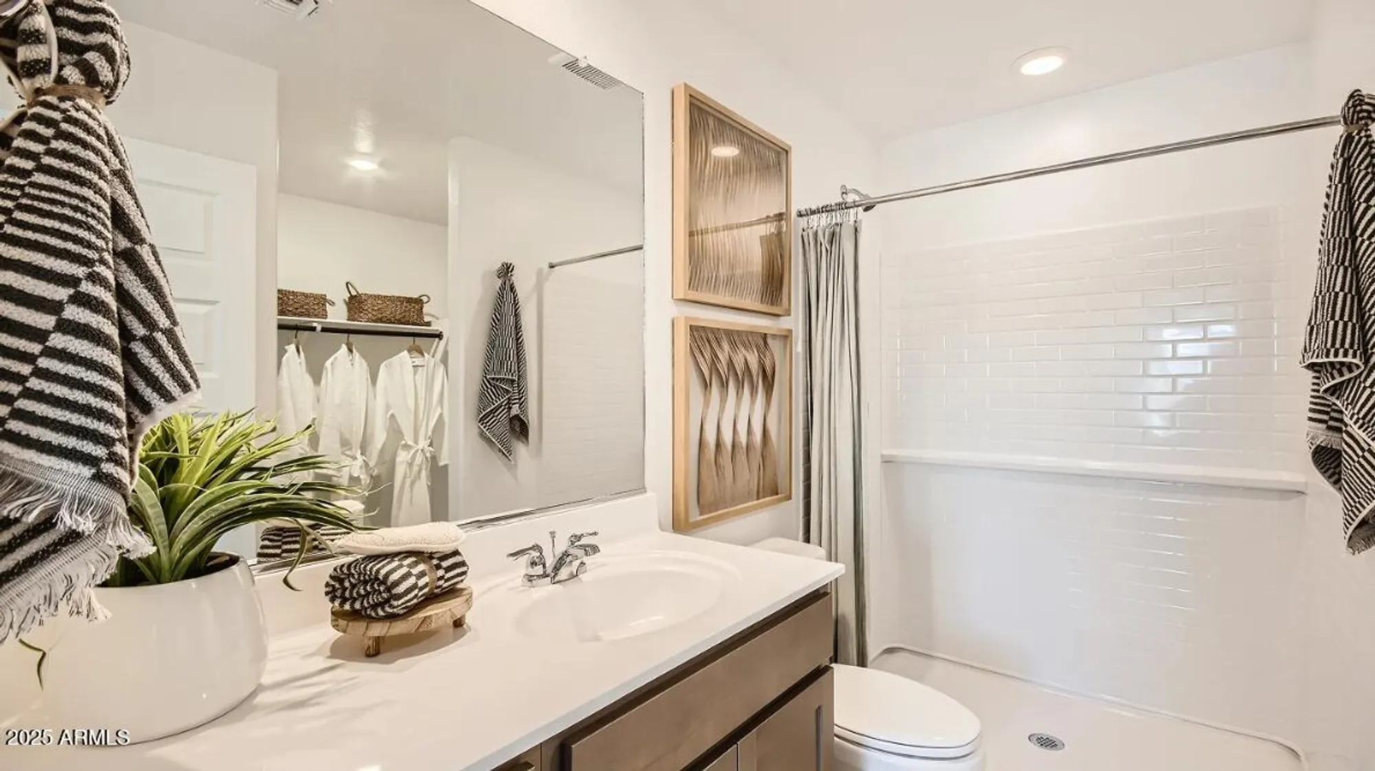 Property Slideshow image 11 of 22 | 25024 n 174th ln, Surprise, AZ, 85387