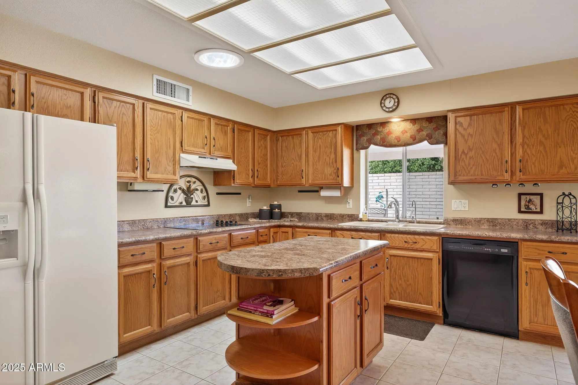 Property Slideshow image 9 of 44 | 8248 e laguna azul ave, Mesa, AZ, 85209