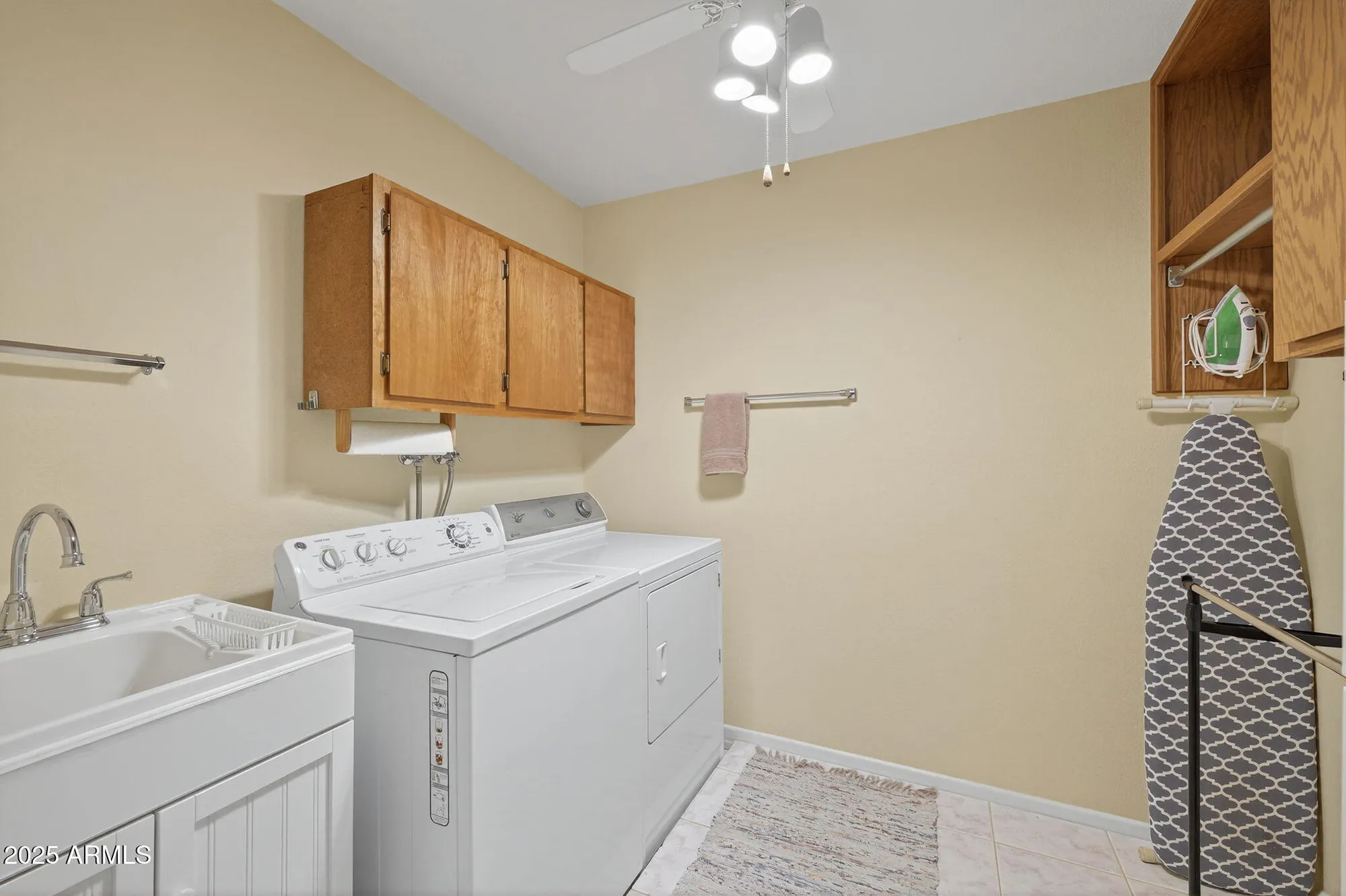 Property Slideshow image 20 of 44 | 8248 e laguna azul ave, Mesa, AZ, 85209