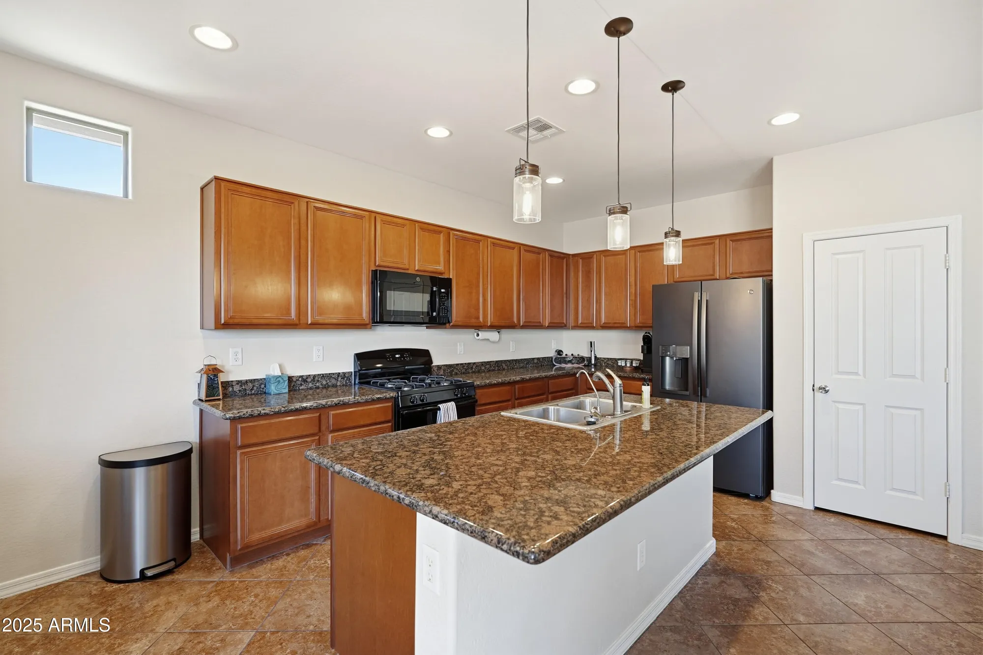 Property Slideshow image 13 of 81 | 270 s san marino loop, Casa Grande, AZ, 85194
