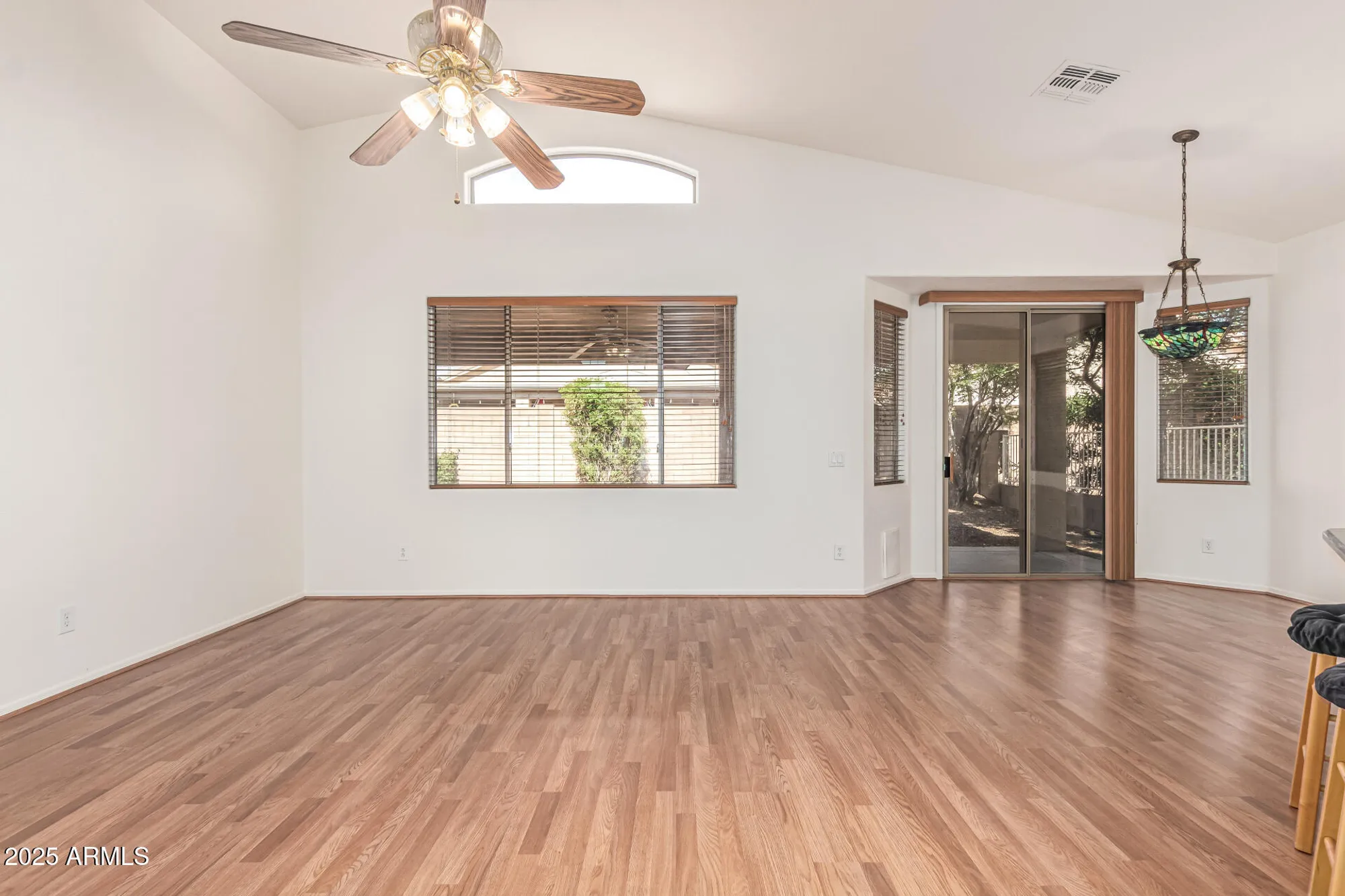 Property Slideshow image 8 of 28 | 17632 w arcadia dr, Surprise, AZ, 85374