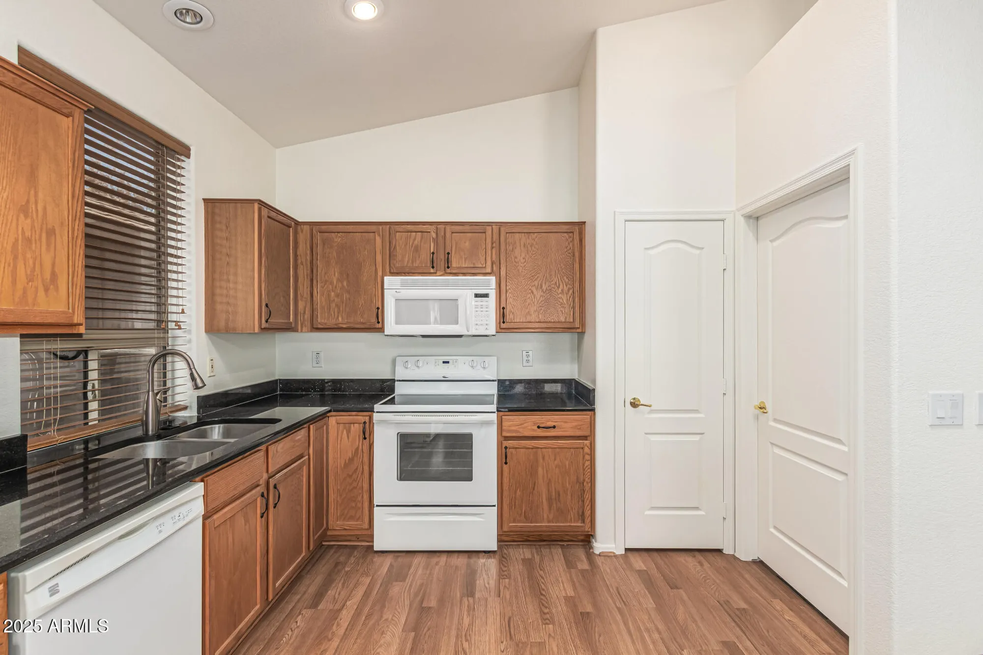 Property Slideshow image 13 of 28 | 17632 w arcadia dr, Surprise, AZ, 85374