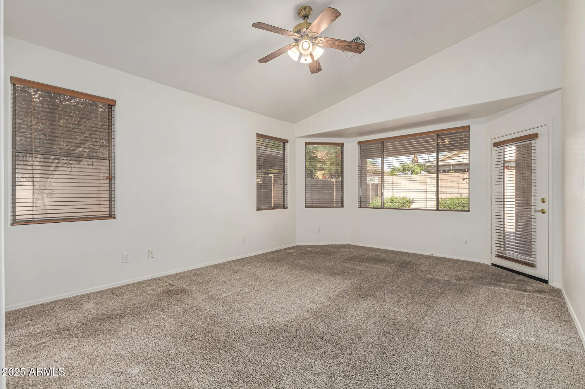Property Slideshow image 14 of 28 | 17632 w arcadia dr, Surprise, AZ, 85374