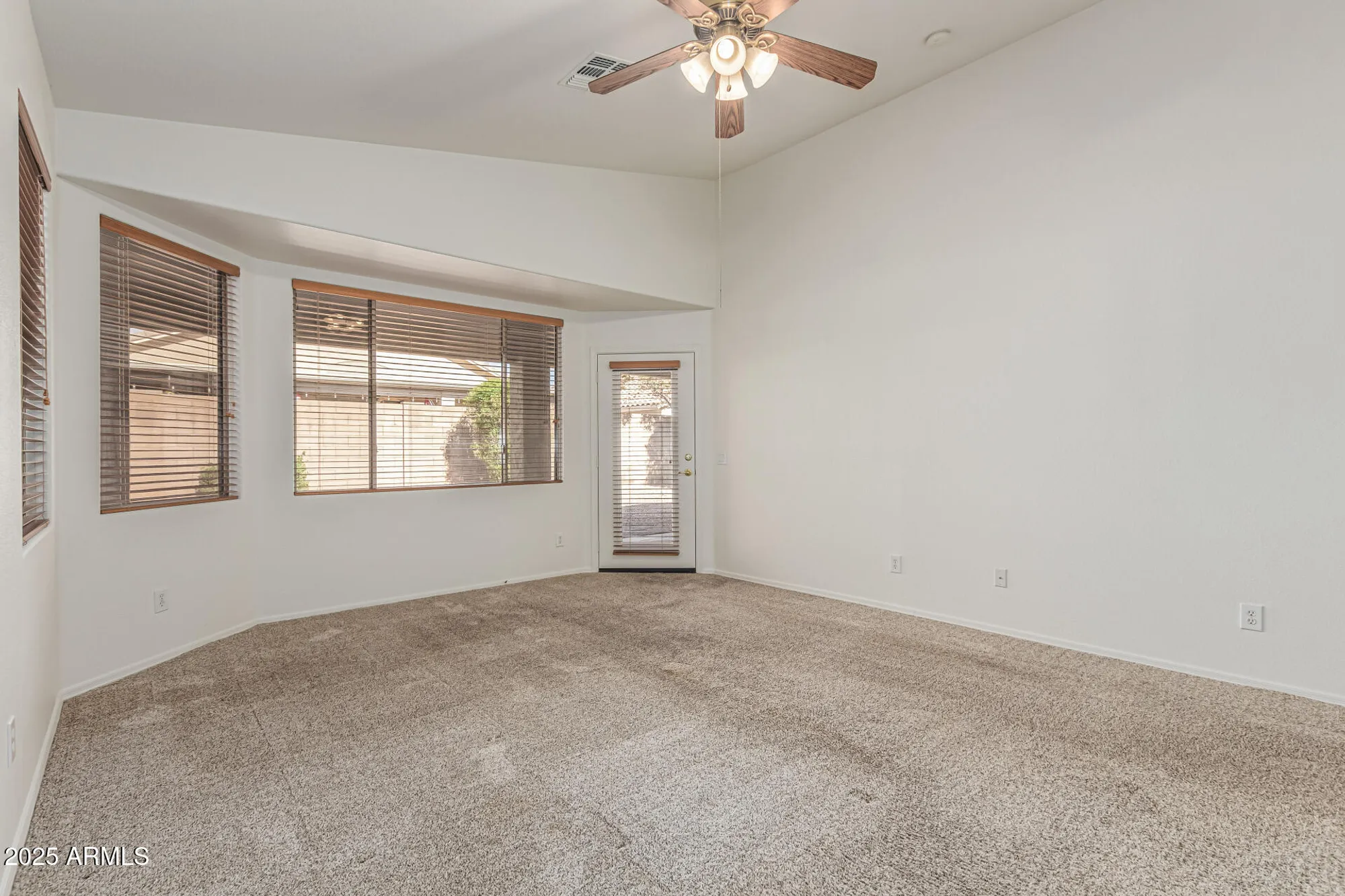 Property Slideshow image 16 of 28 | 17632 w arcadia dr, Surprise, AZ, 85374