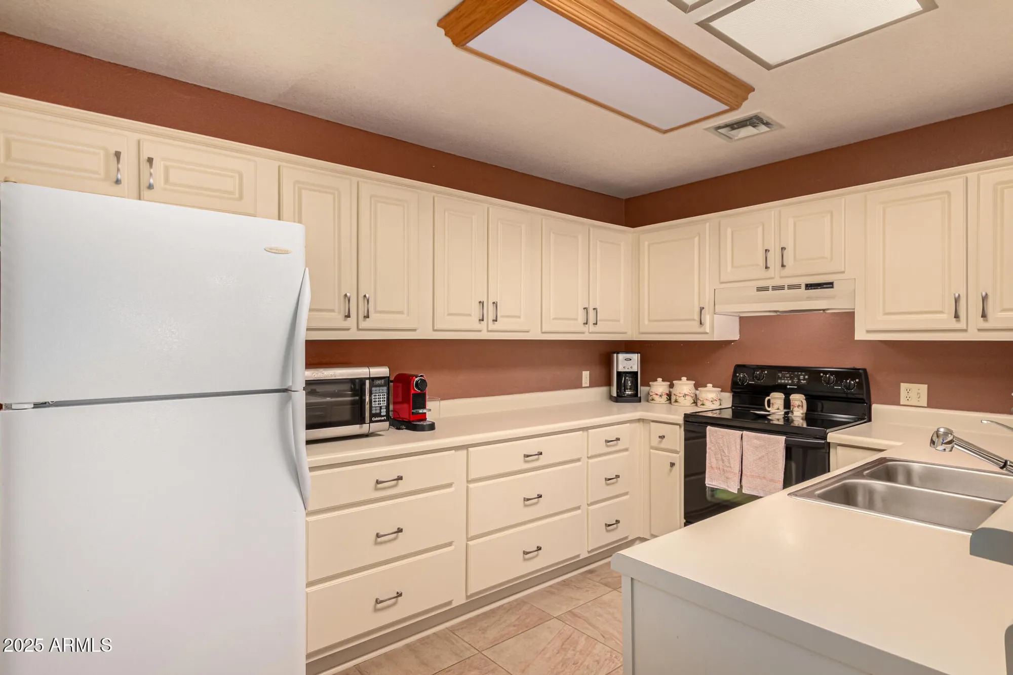 Property Slideshow image 10 of 41 | 14300 w bell rd 431, Surprise, AZ, 85374